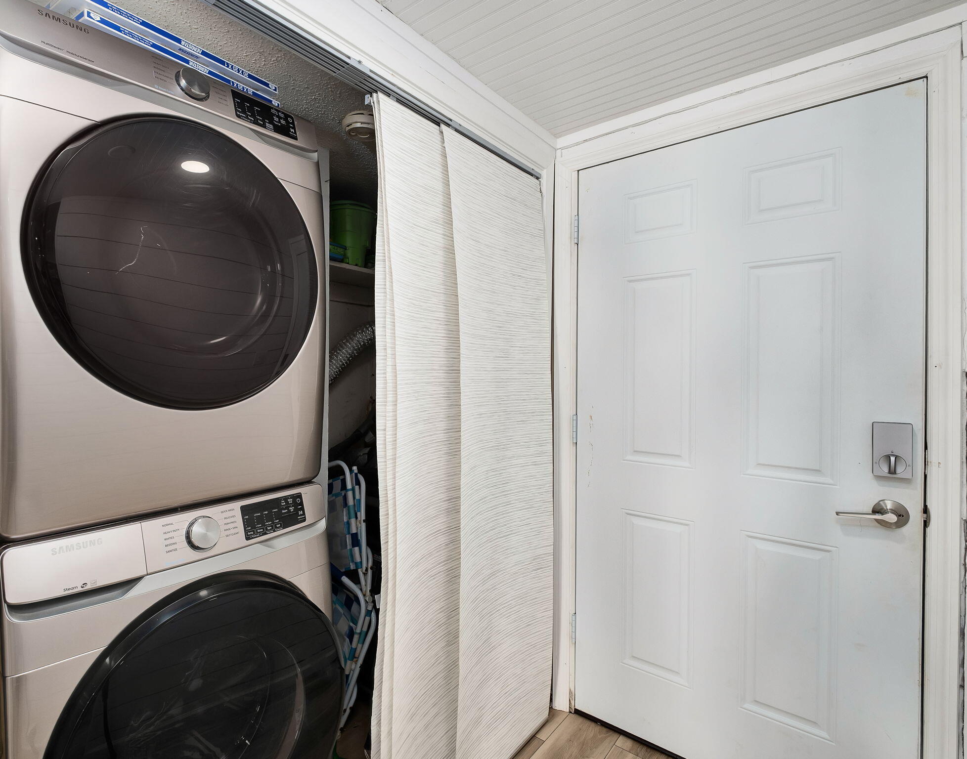 ISLANDWOOD CONDO - Residential