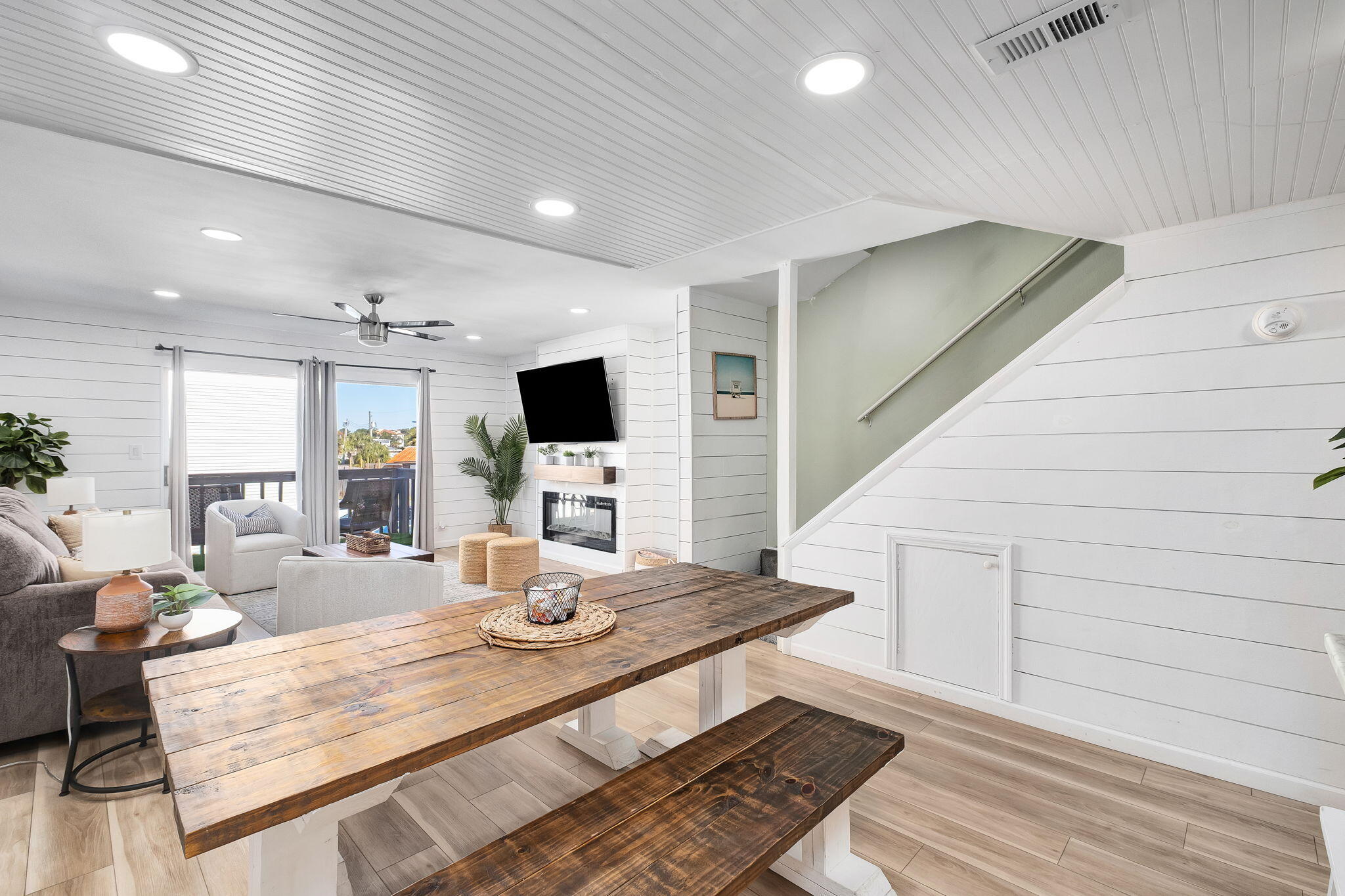 ISLANDWOOD CONDO - Residential