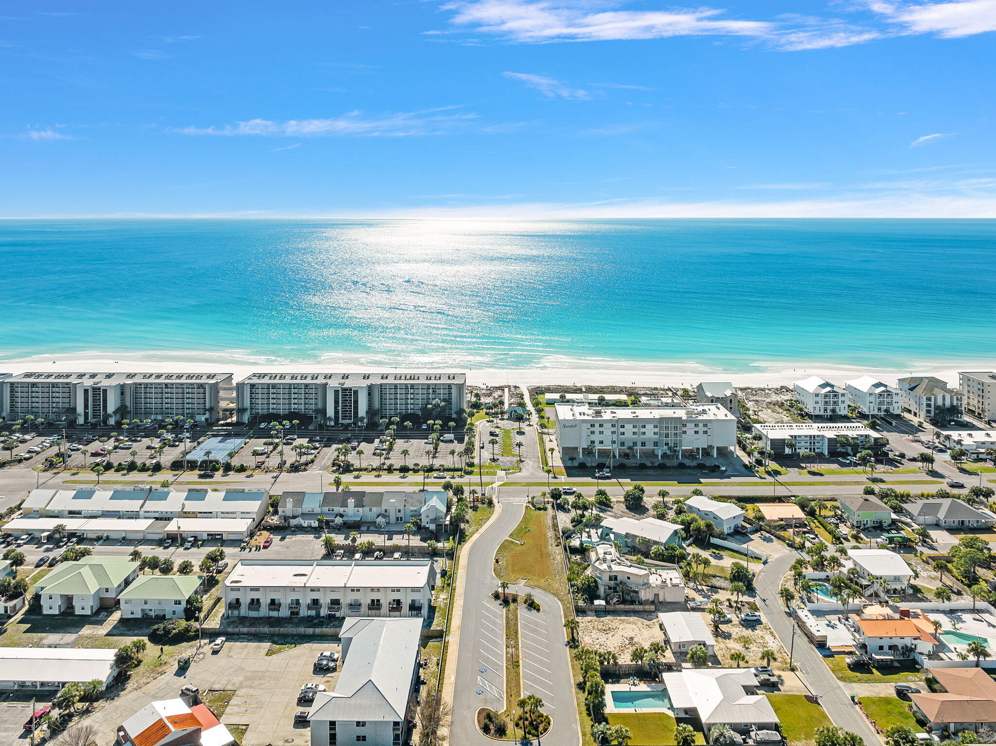 ISLANDWOOD CONDO - Residential