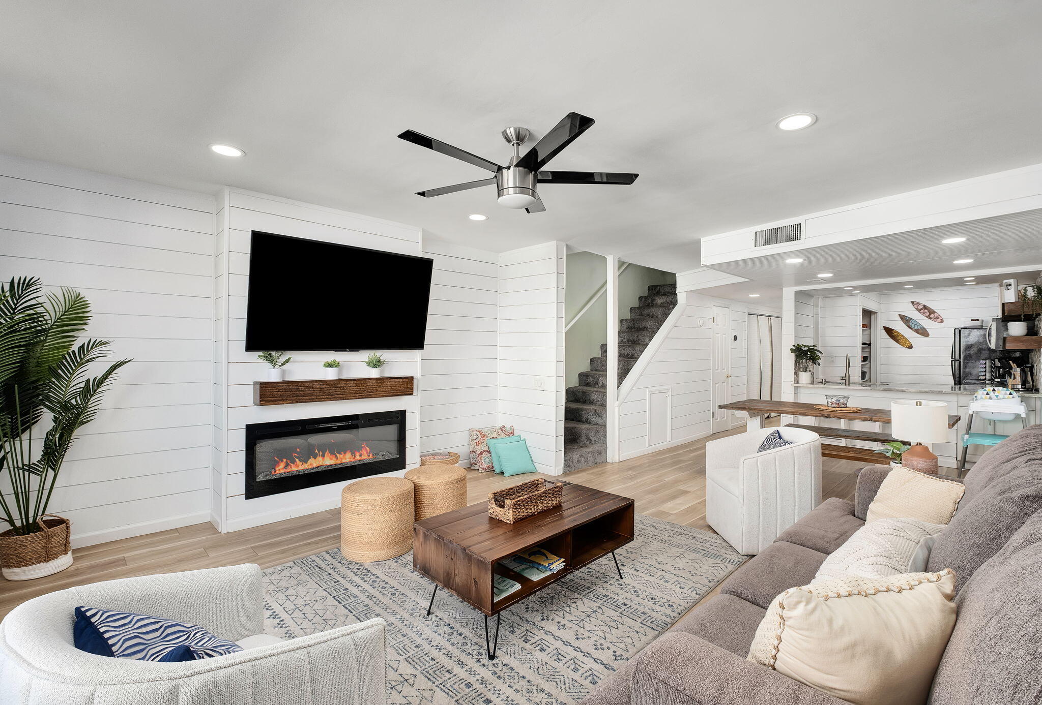 ISLANDWOOD CONDO - Residential