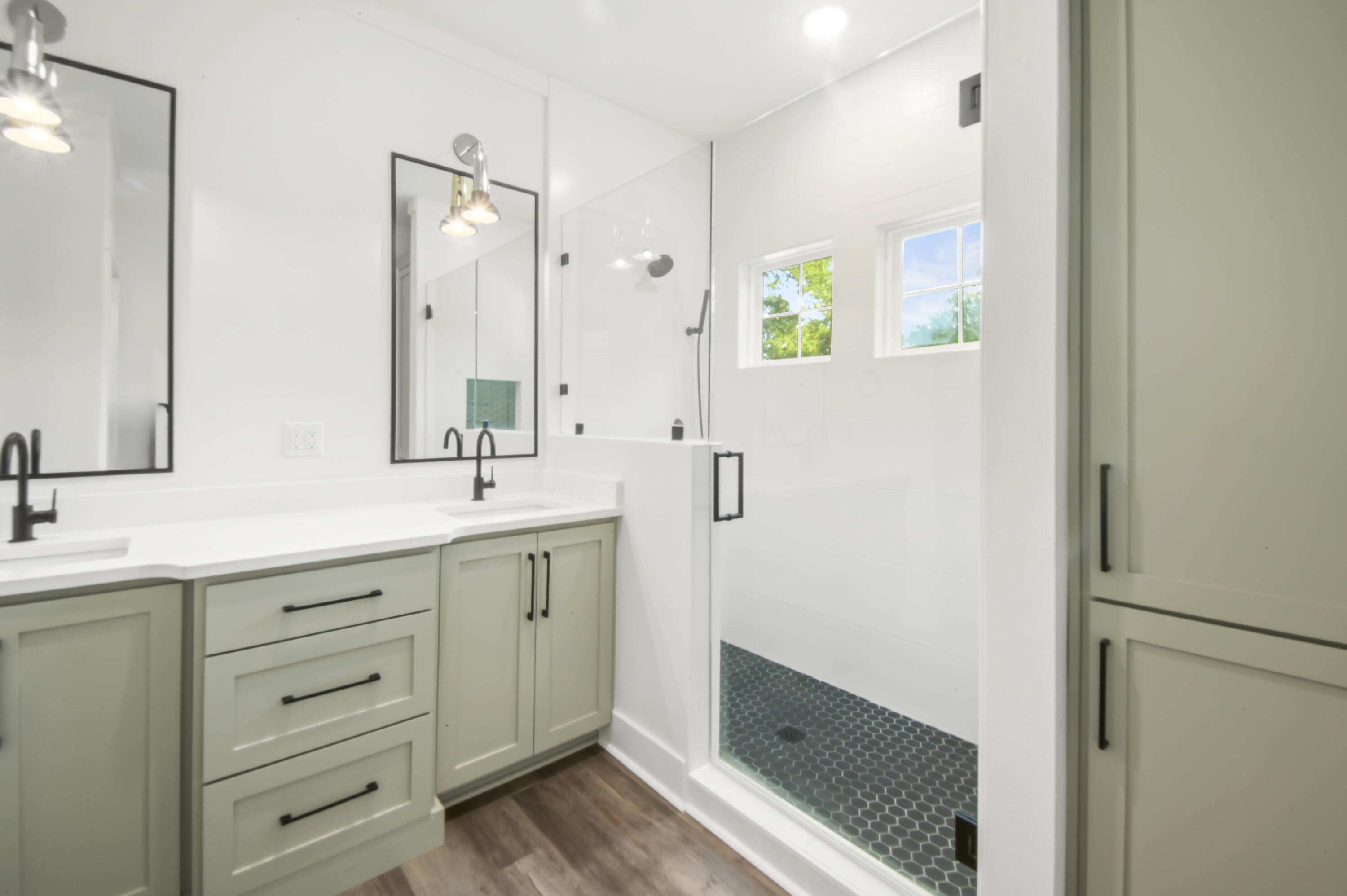 EAST HILL - Residential