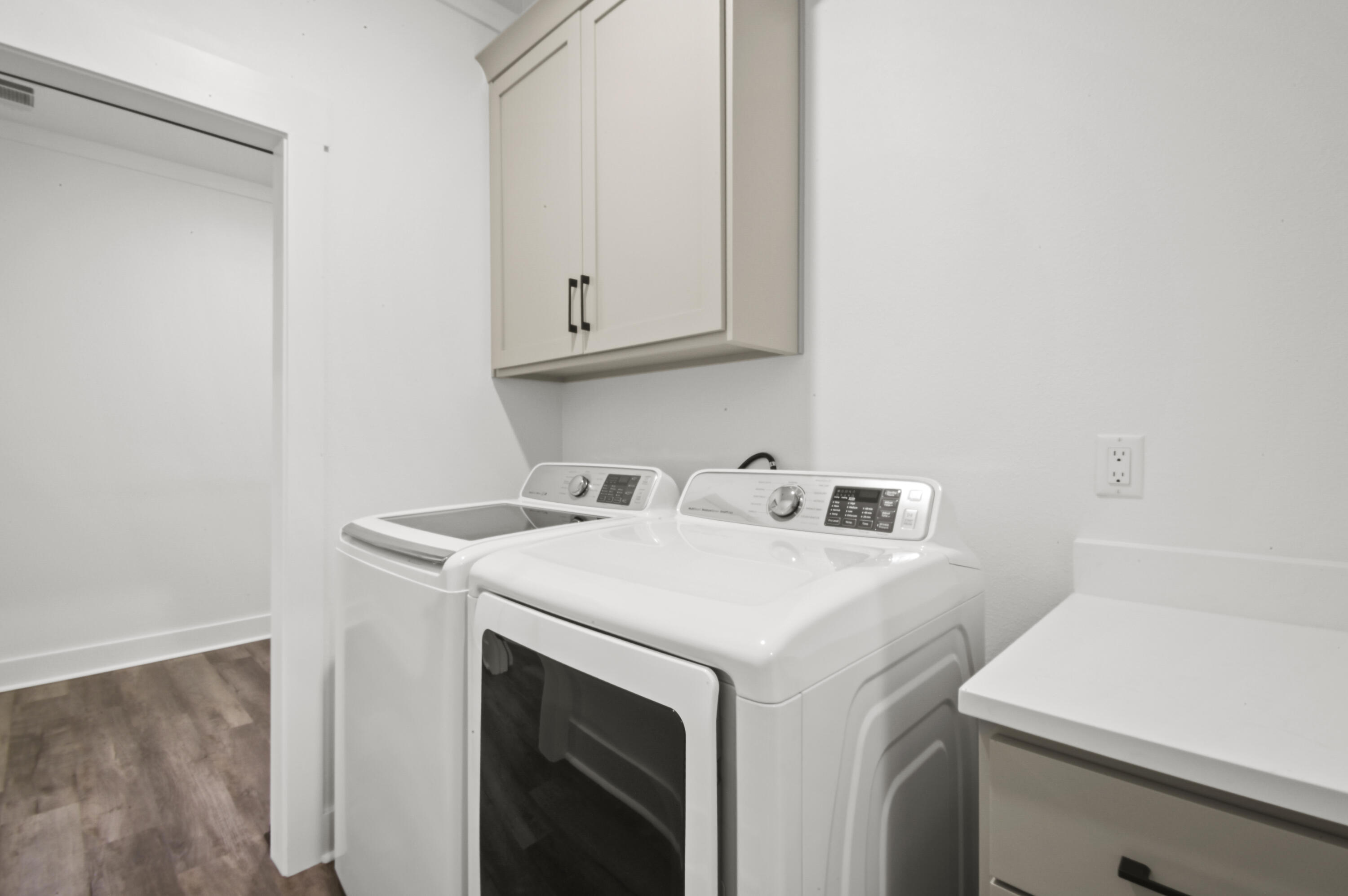 EAST HILL - Residential