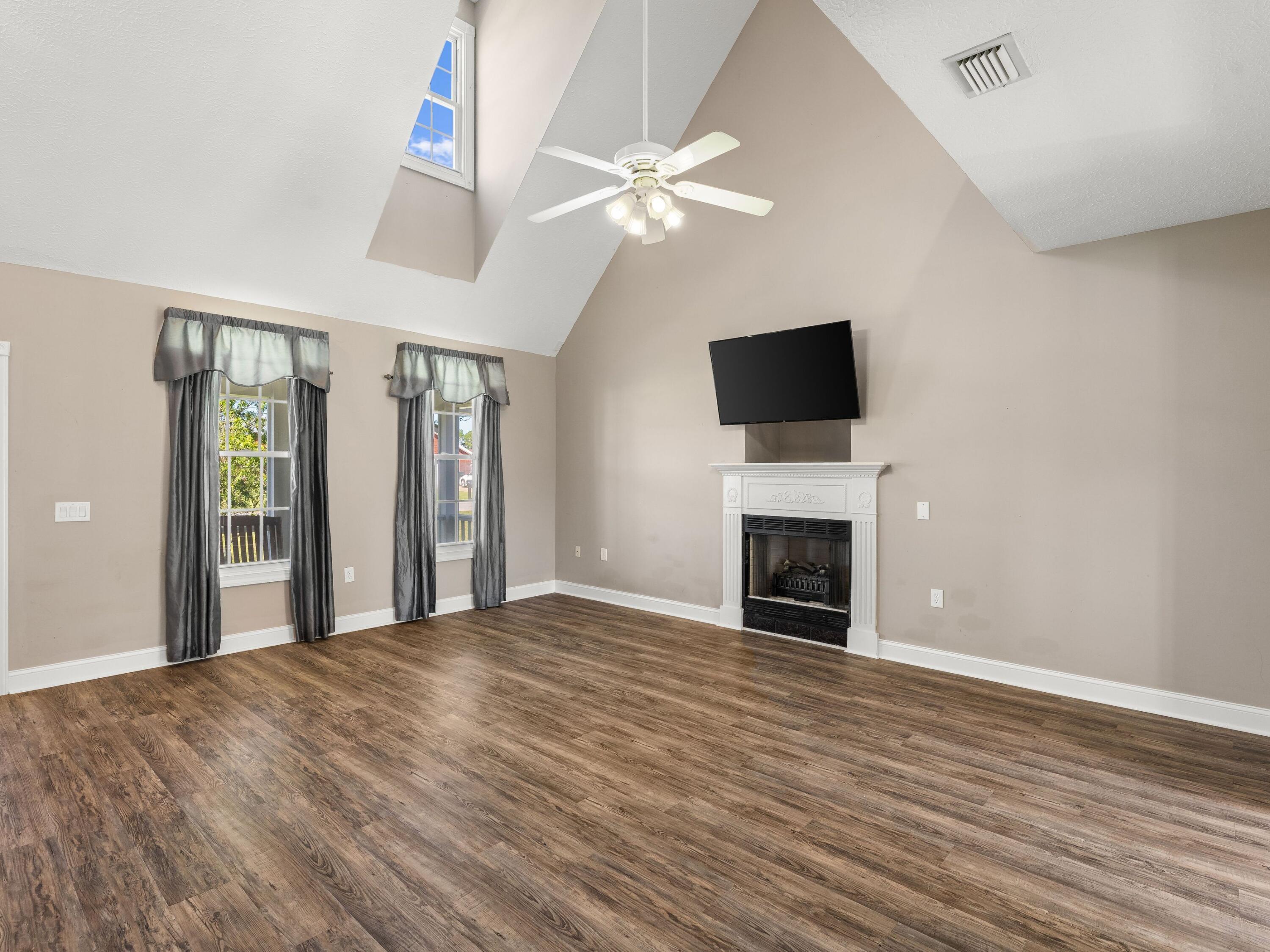 LYNN HAVEN - Residential