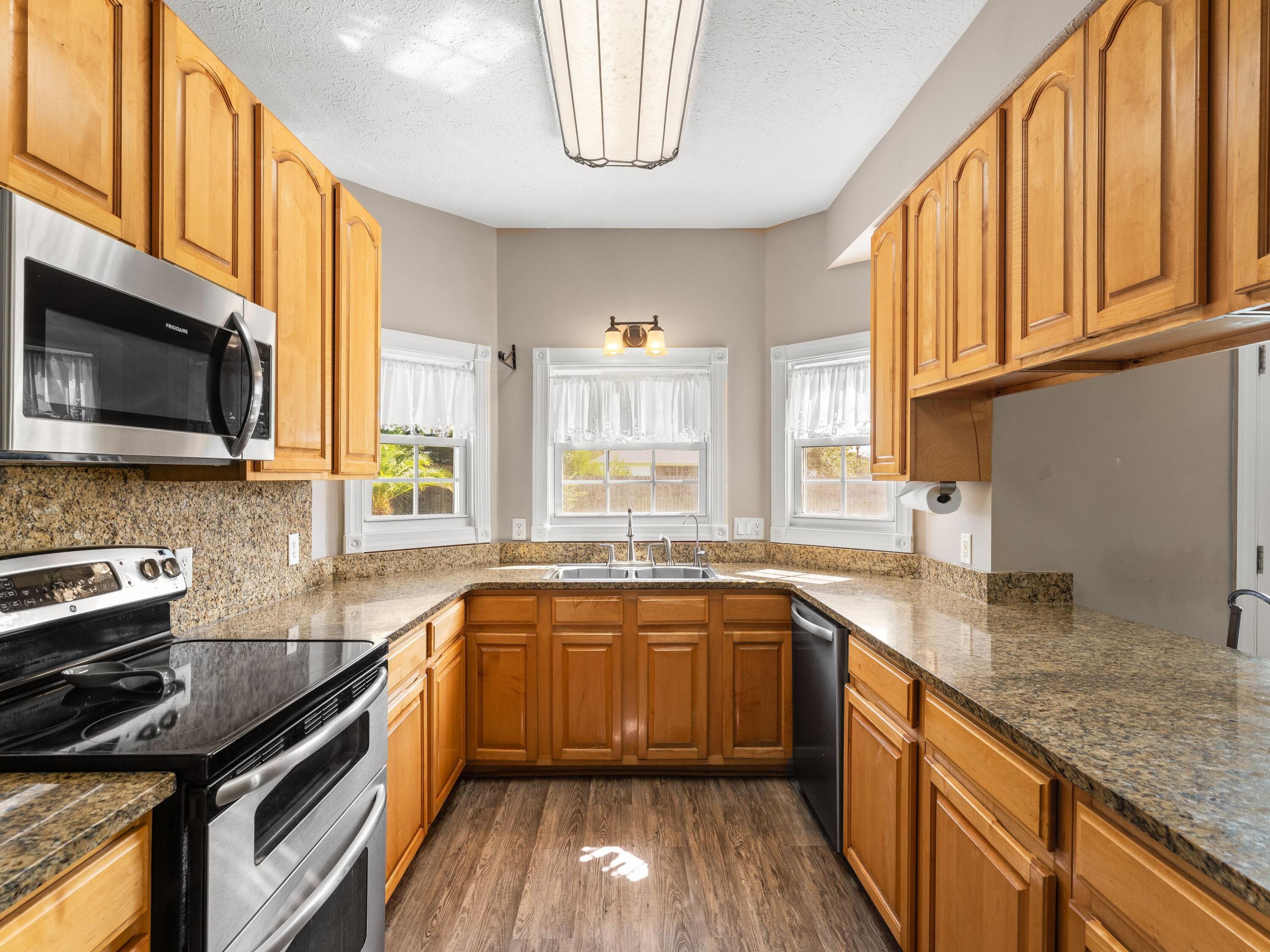 LYNN HAVEN - Residential