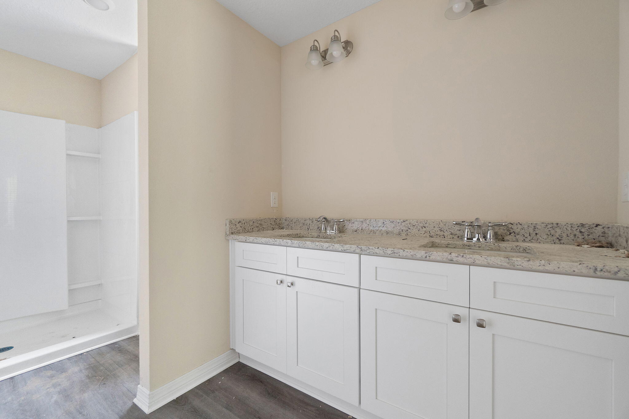 AVALON BEACH - Residential