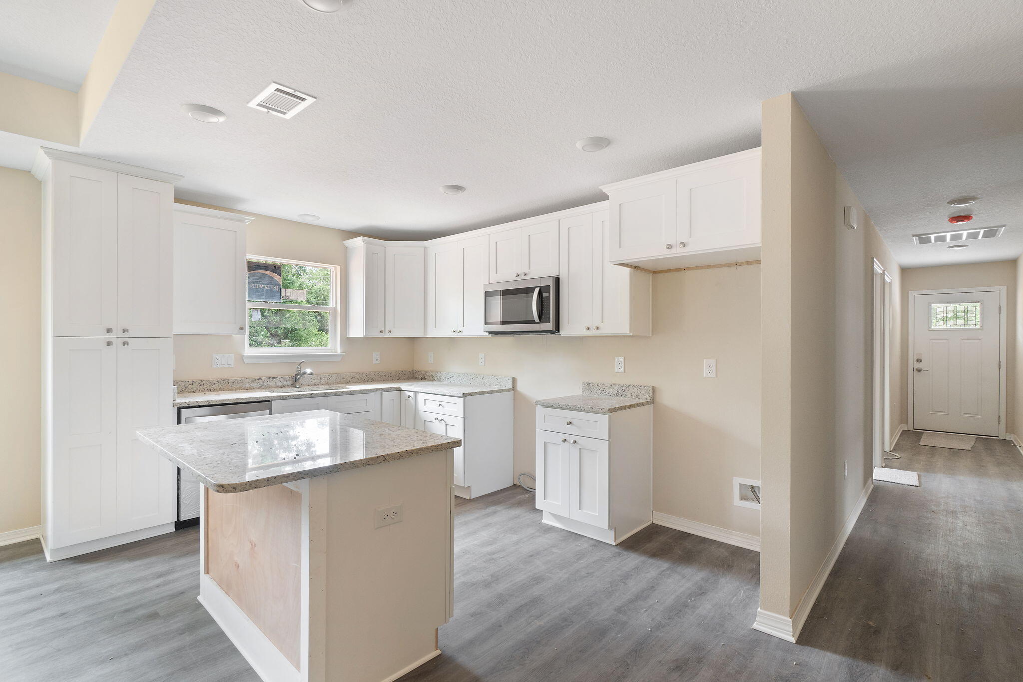 AVALON BEACH - Residential