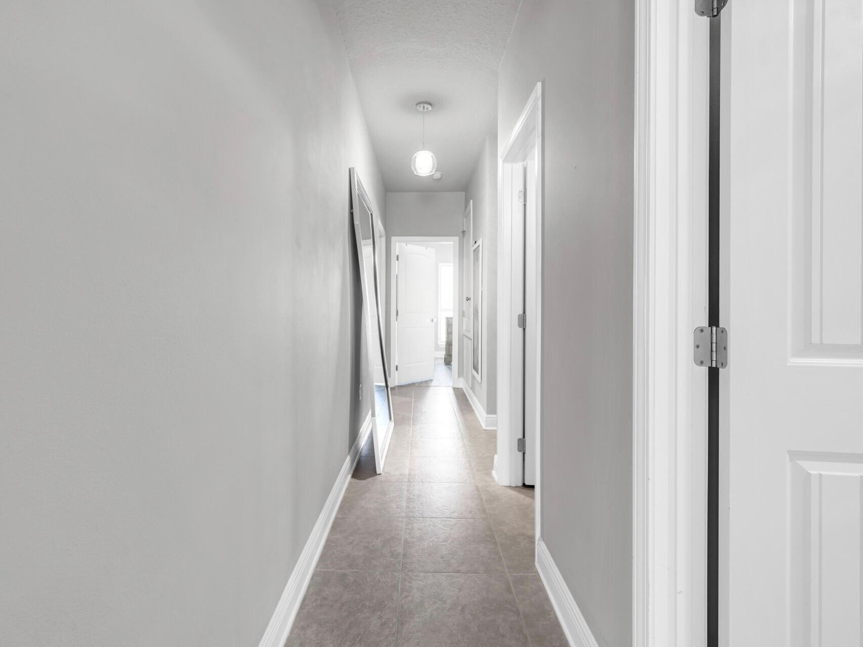 WHISPERING LAKE - Residential