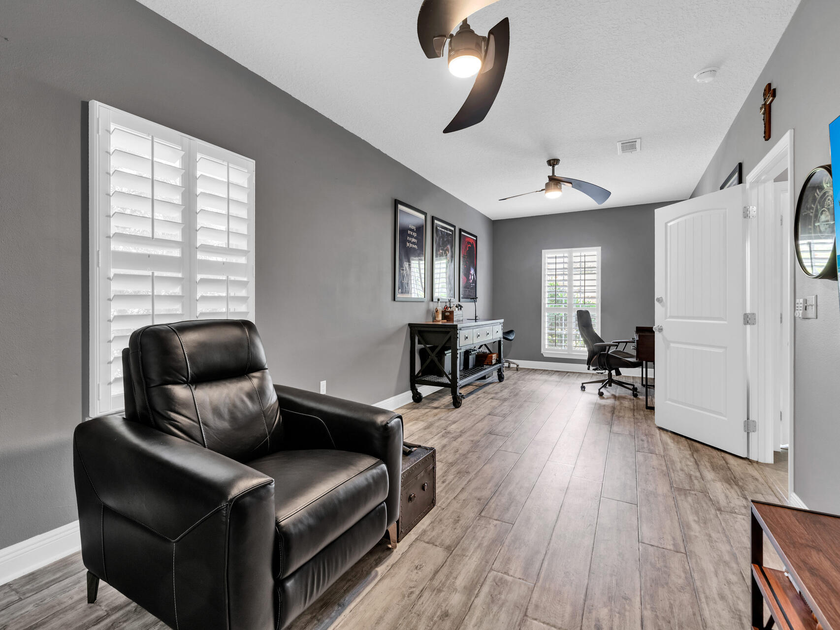 WHISPERING LAKE - Residential