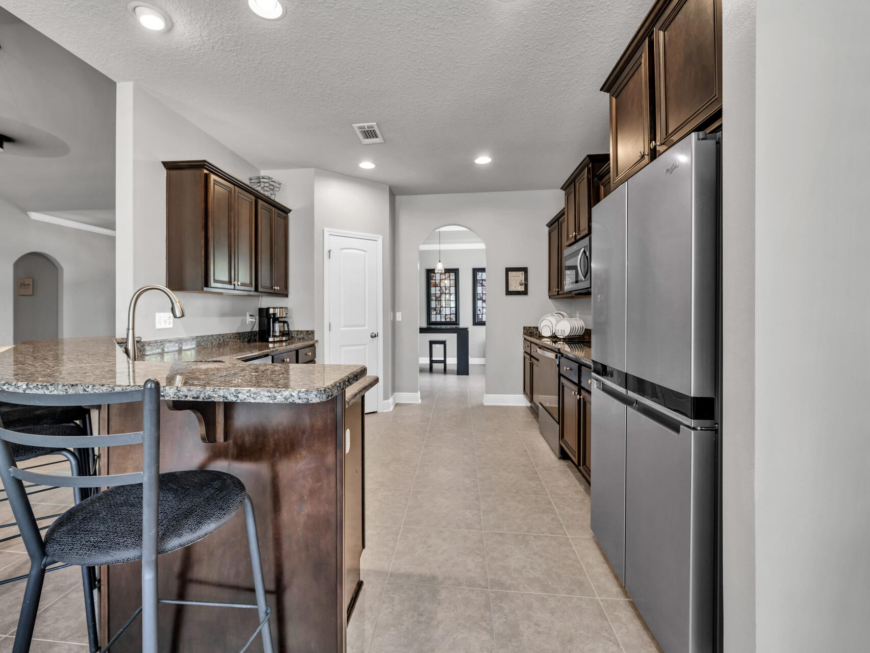 WHISPERING LAKE - Residential