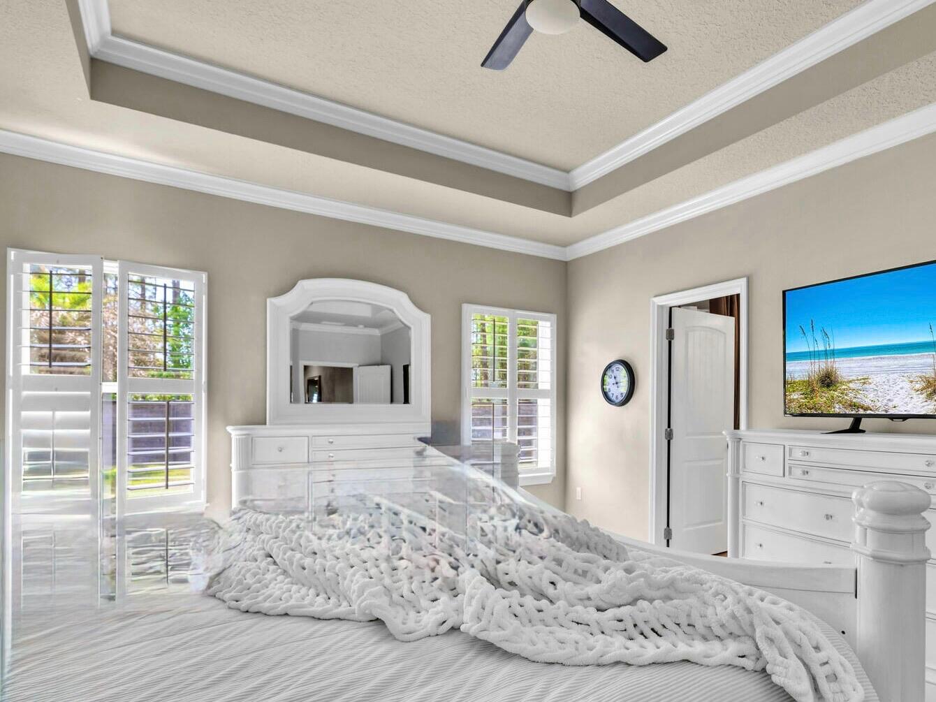 WHISPERING LAKE - Residential