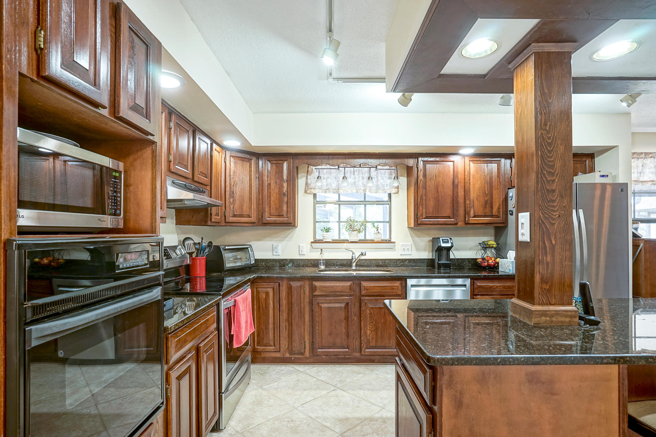 ROCKY BAYOU ESTATES 01 - Residential