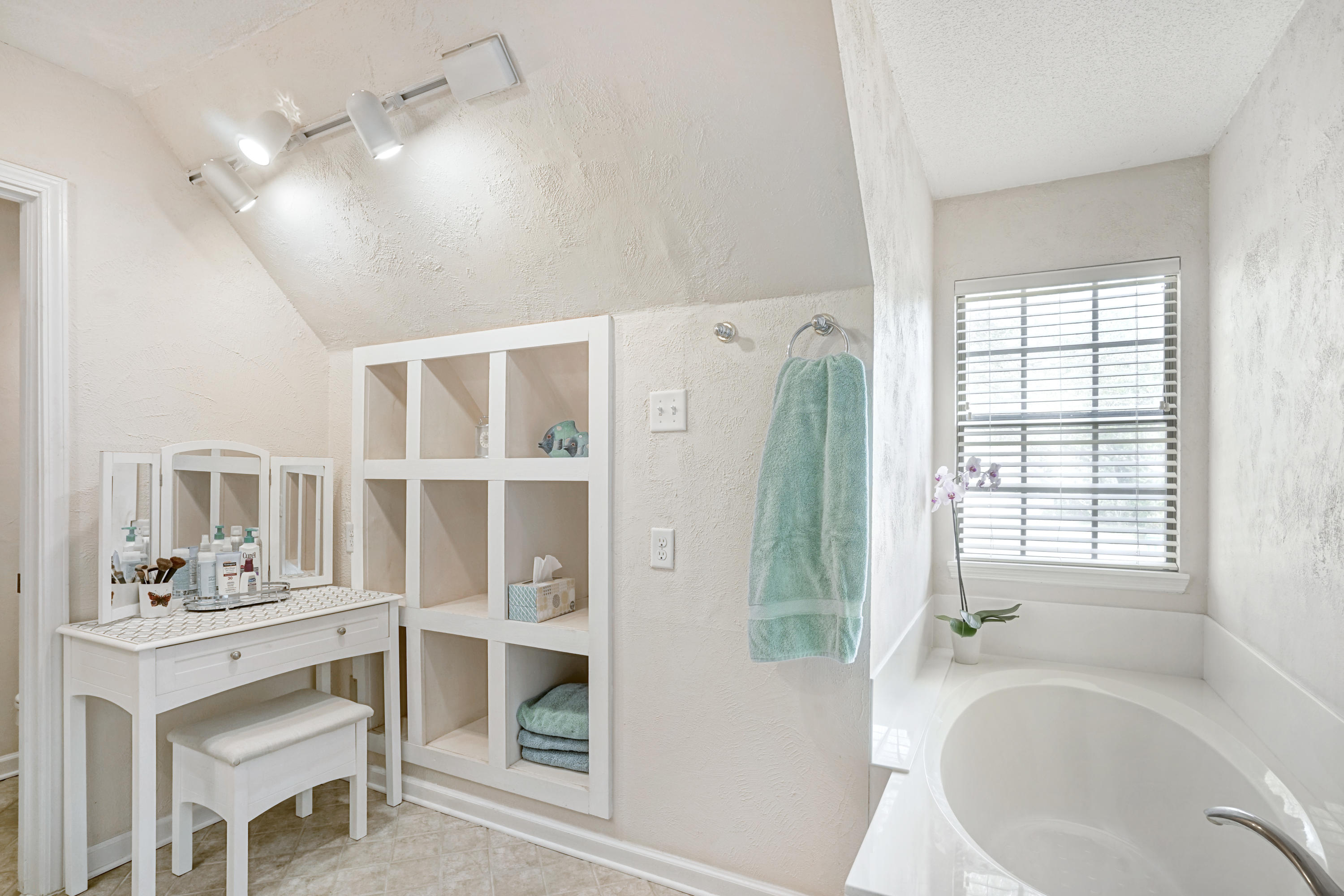 ROCKY BAYOU ESTATES 01 - Residential