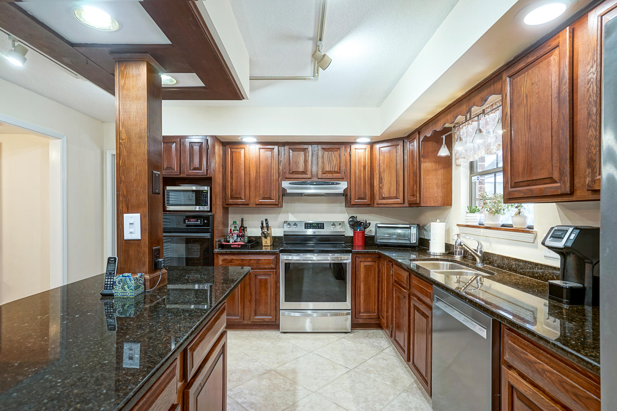 ROCKY BAYOU ESTATES 01 - Residential