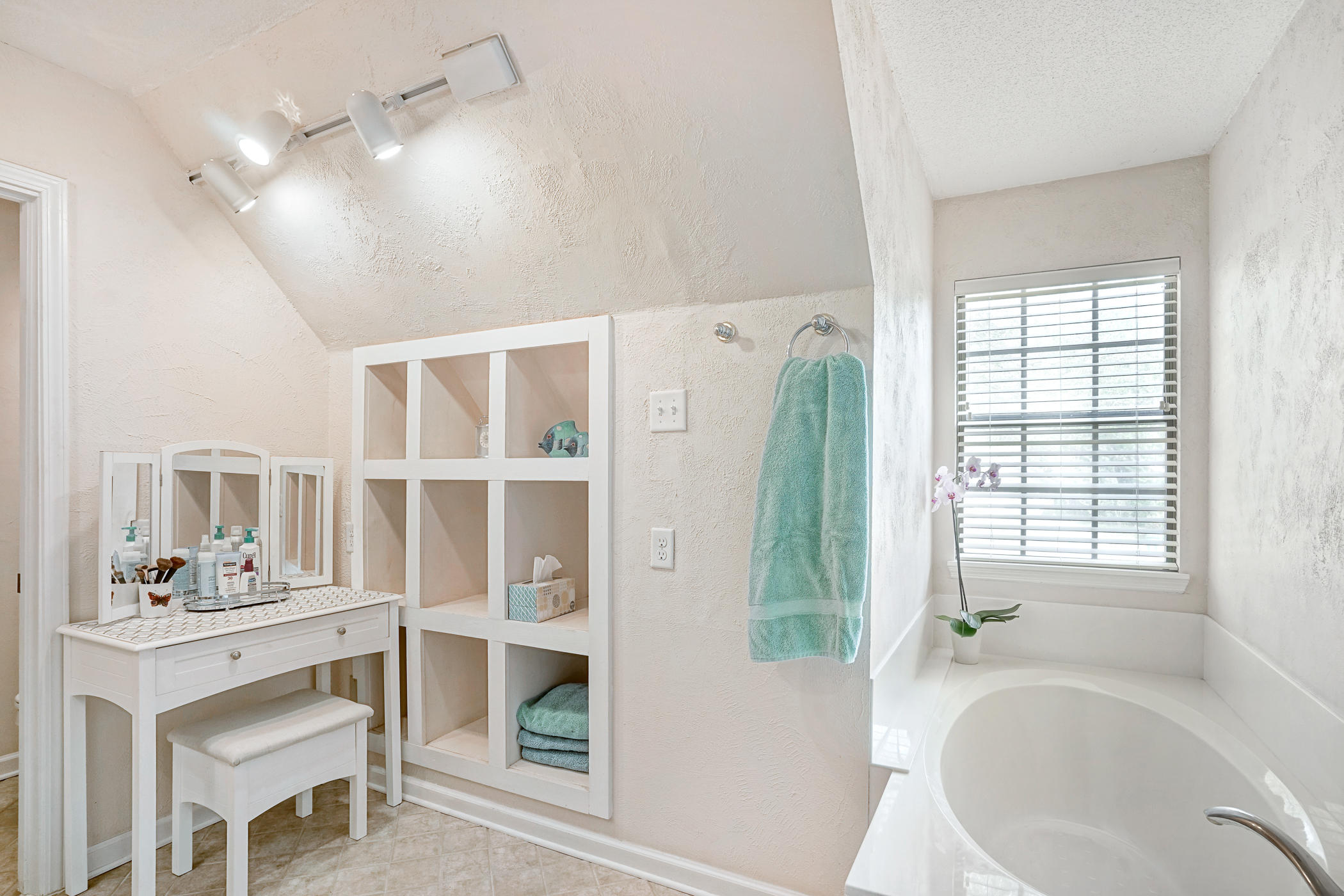 ROCKY BAYOU ESTATES 01 - Residential