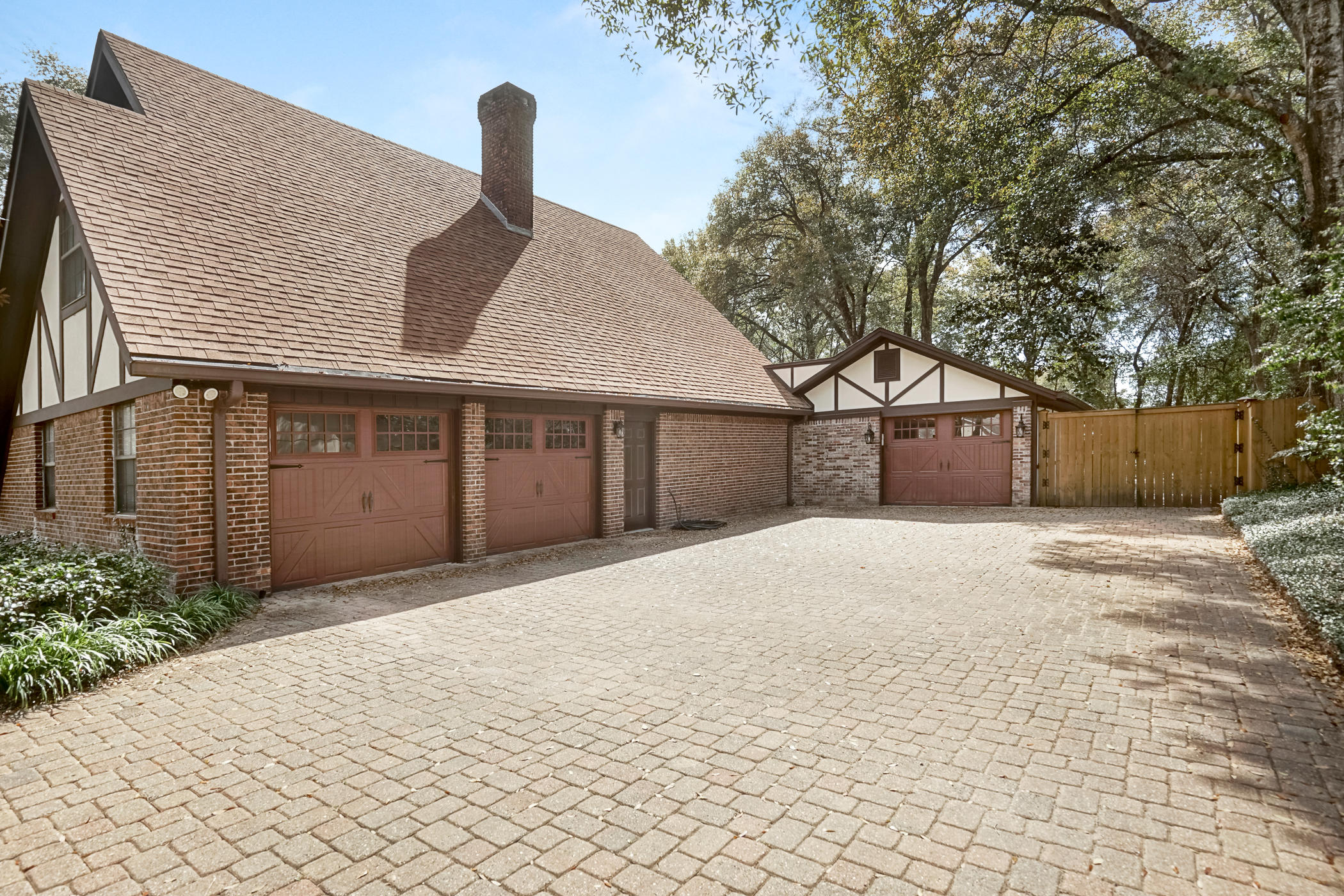 ROCKY BAYOU ESTATES 01 - Residential