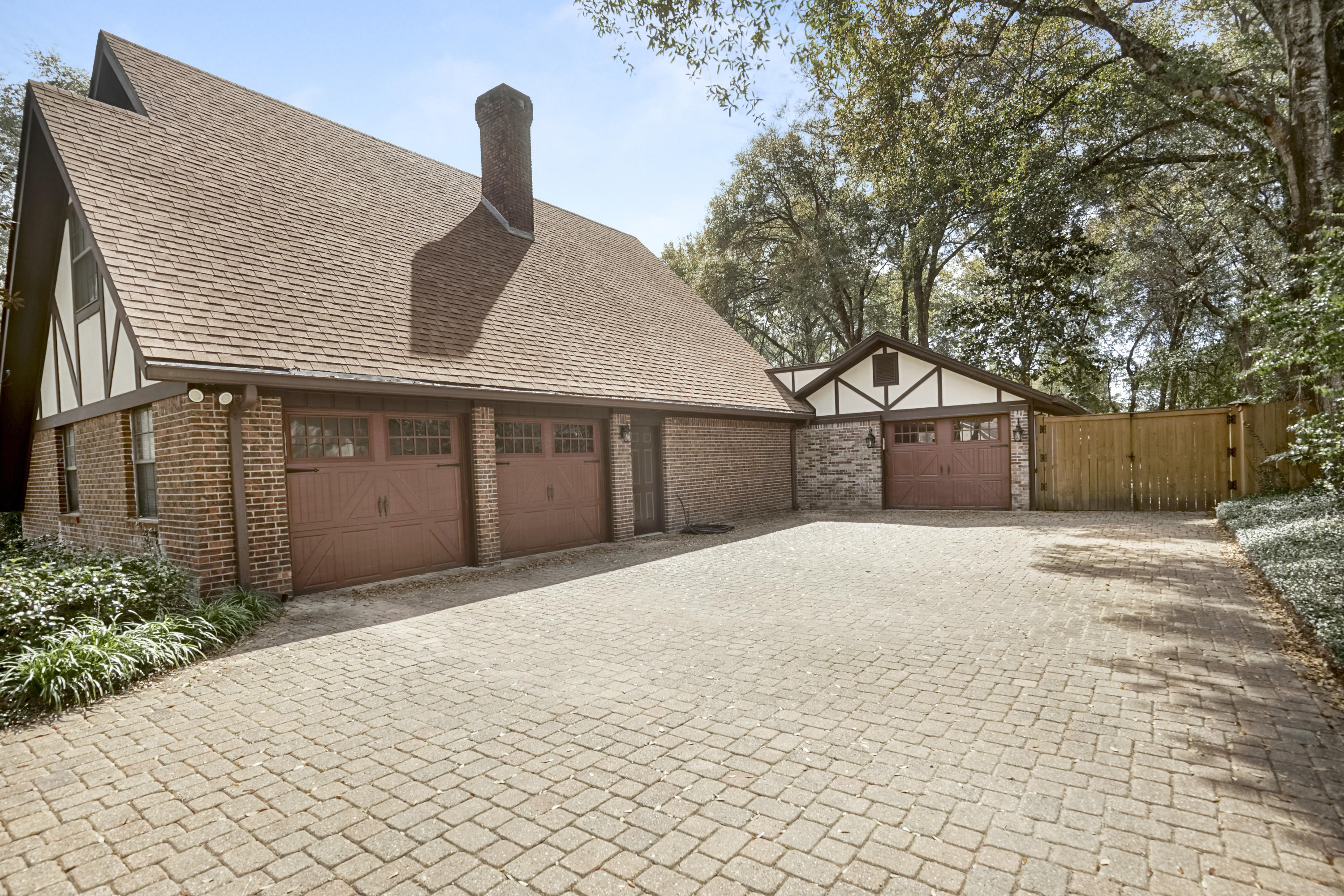 ROCKY BAYOU ESTATES 01 - Residential