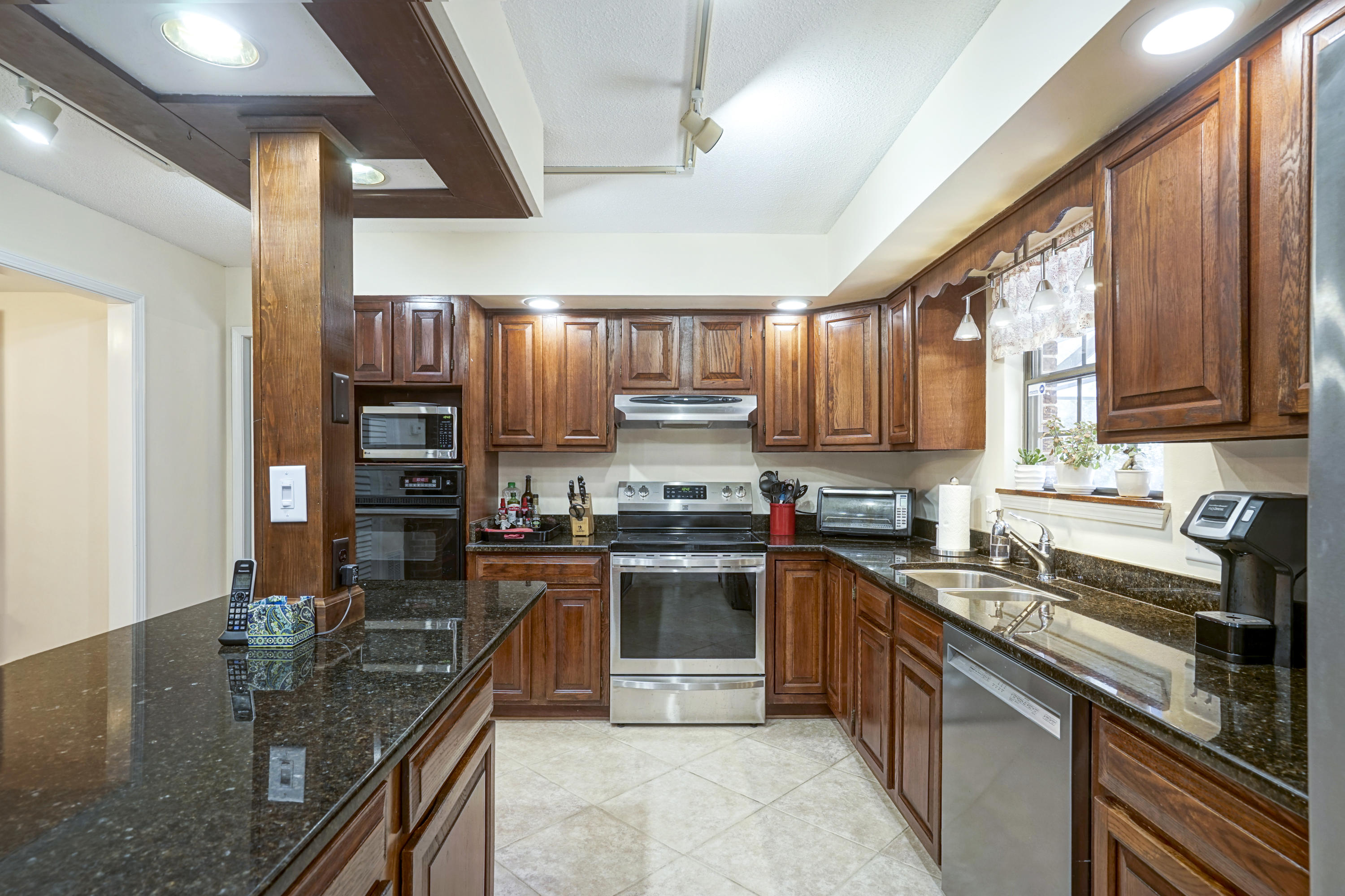 ROCKY BAYOU ESTATES 01 - Residential