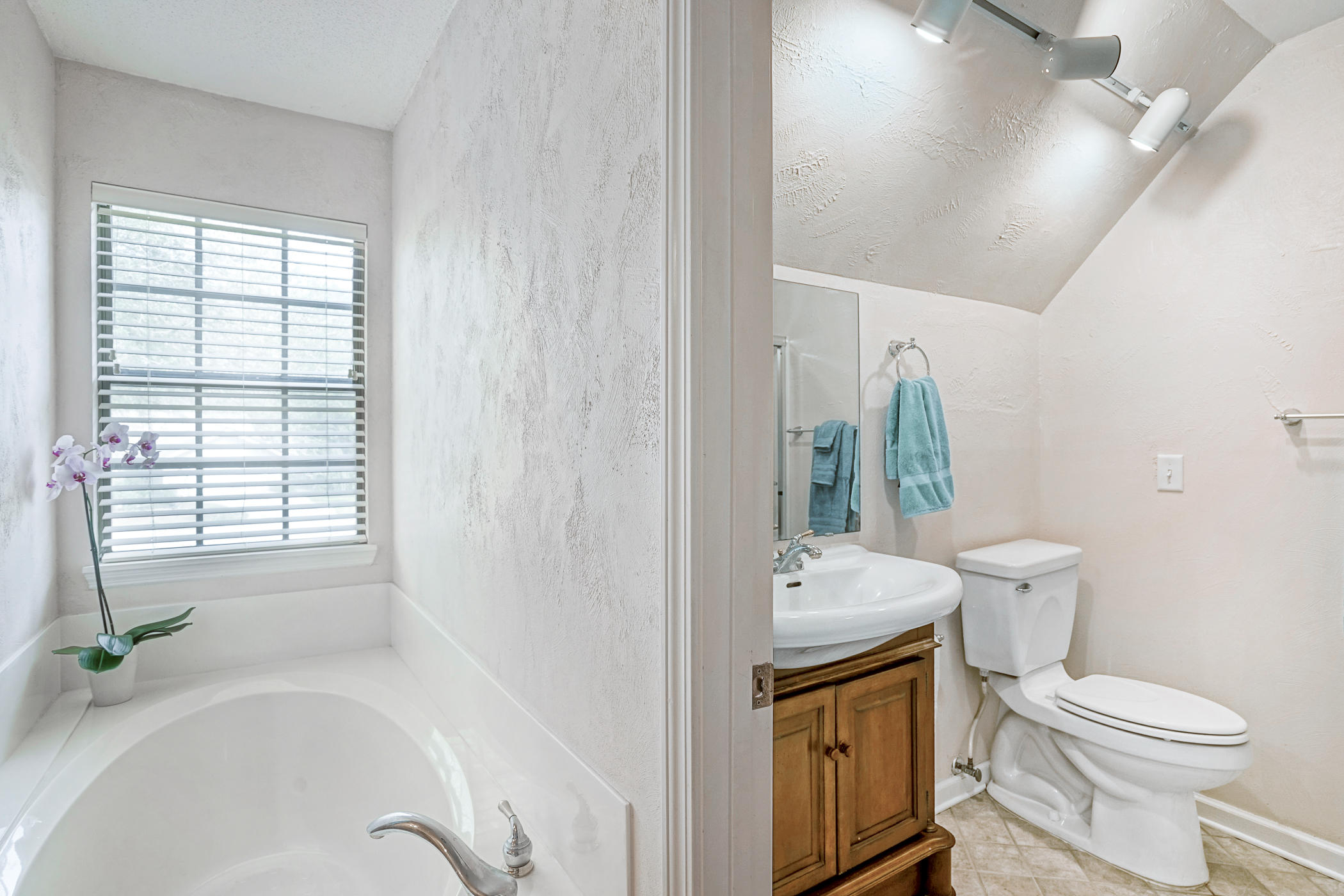 ROCKY BAYOU ESTATES 01 - Residential