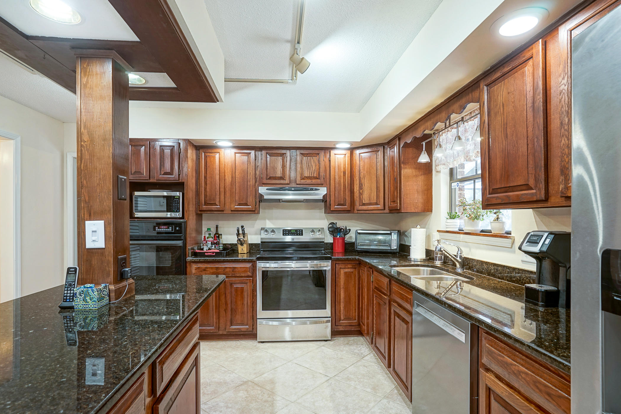ROCKY BAYOU ESTATES 01 - Residential