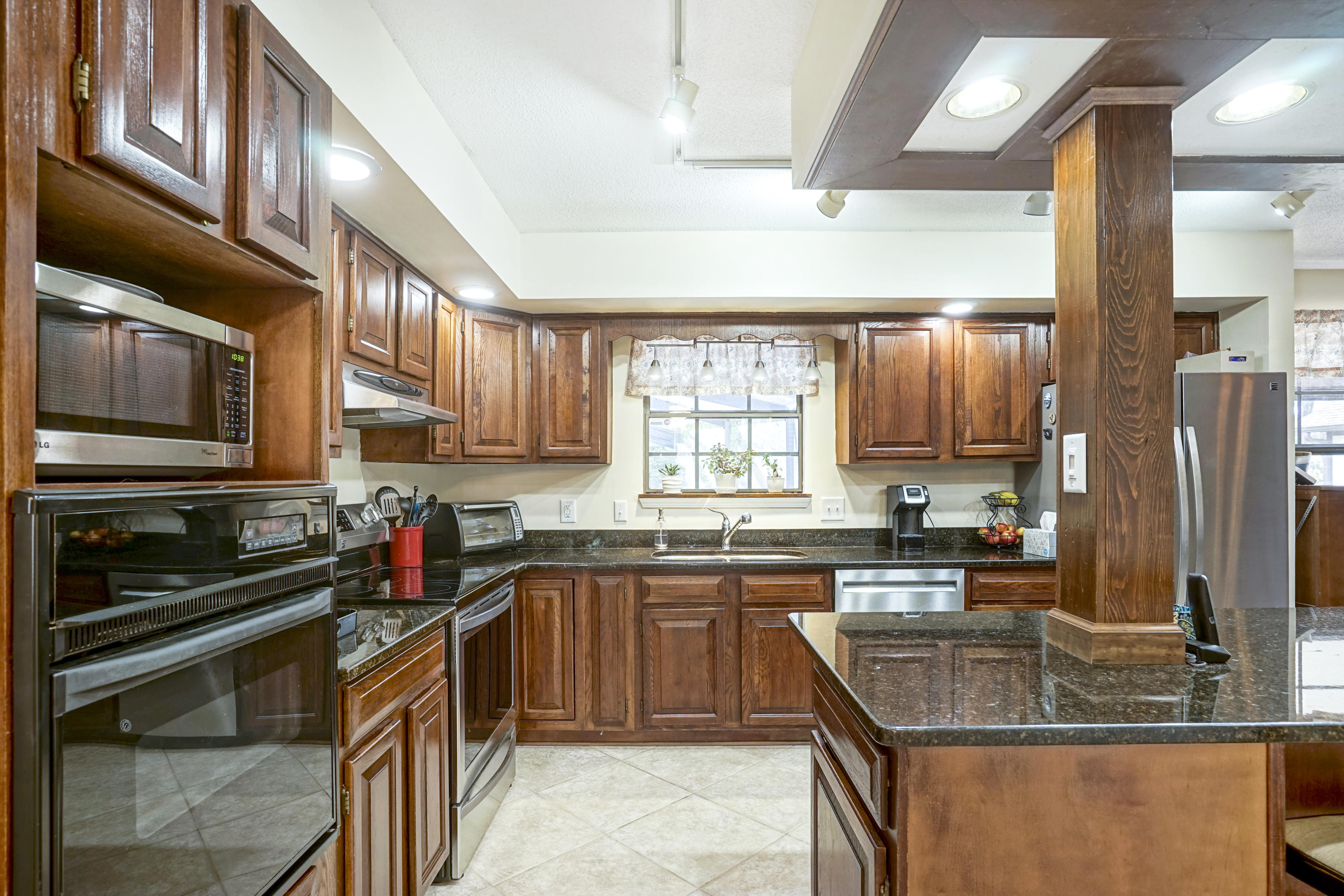 ROCKY BAYOU ESTATES 01 - Residential
