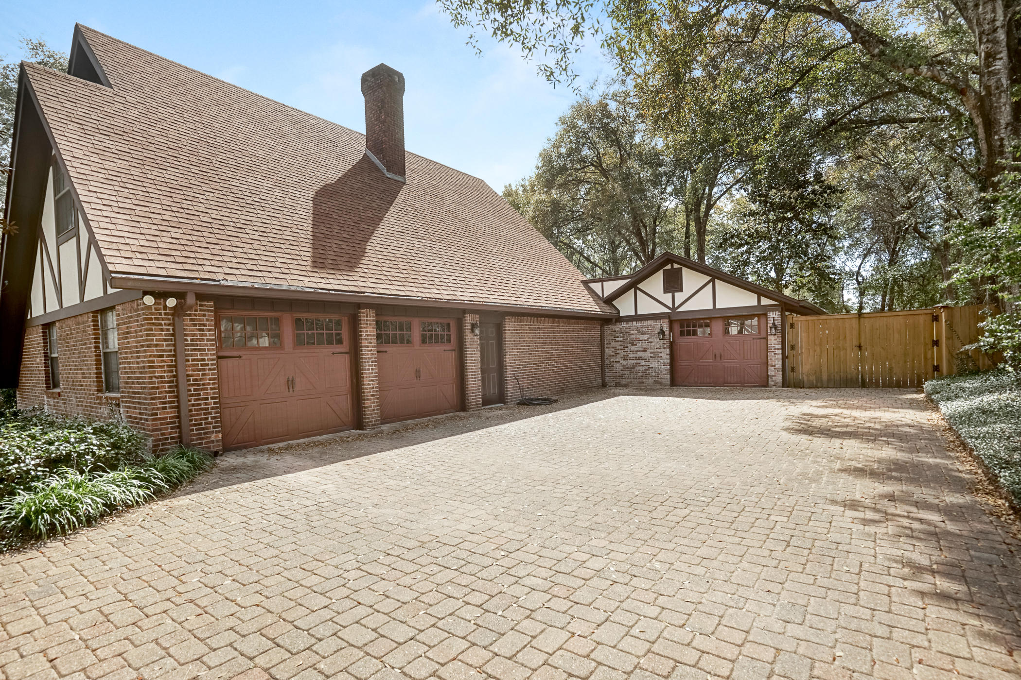 ROCKY BAYOU ESTATES 01 - Residential