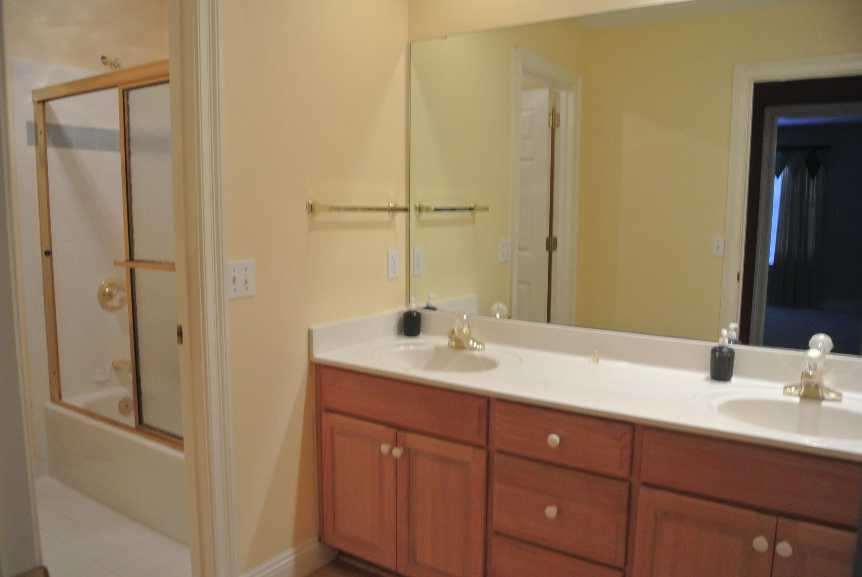 TURNBERRY PLACE - Residential Lease