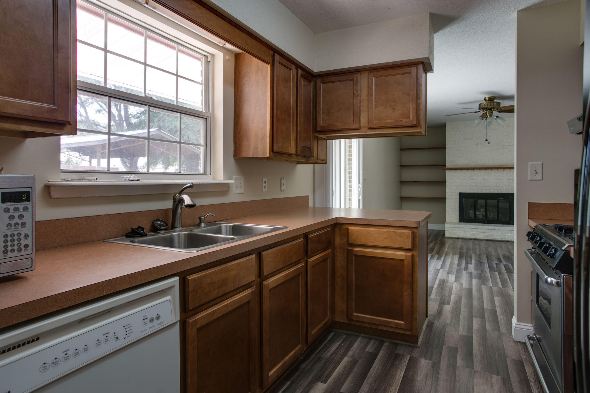 SHERWOOD FOREST - Residential Lease