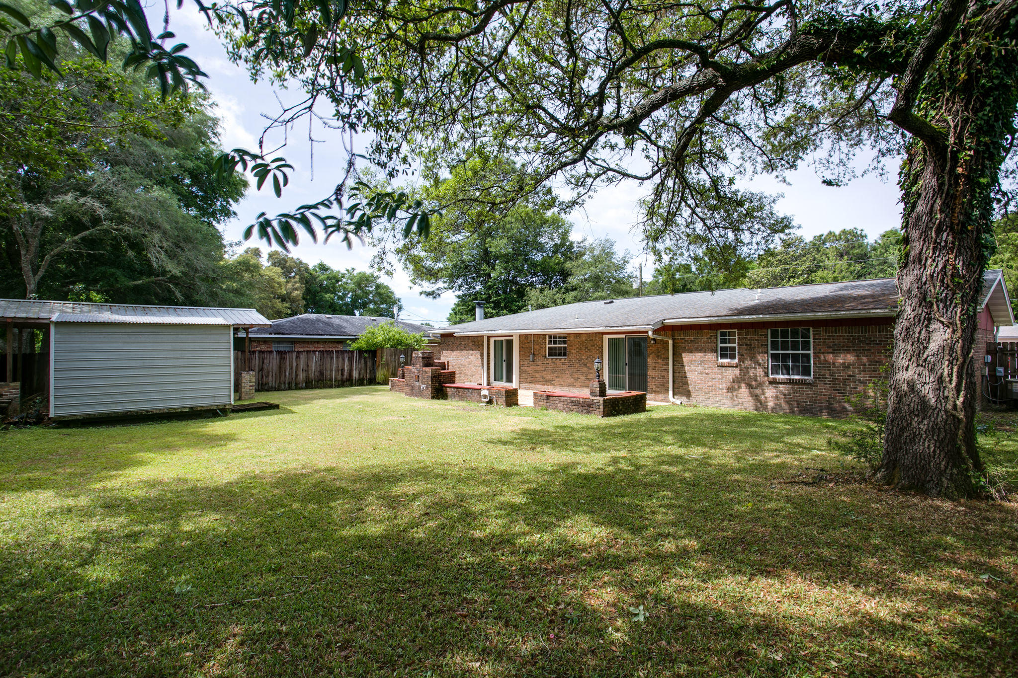 SHERWOOD FOREST - Residential Lease