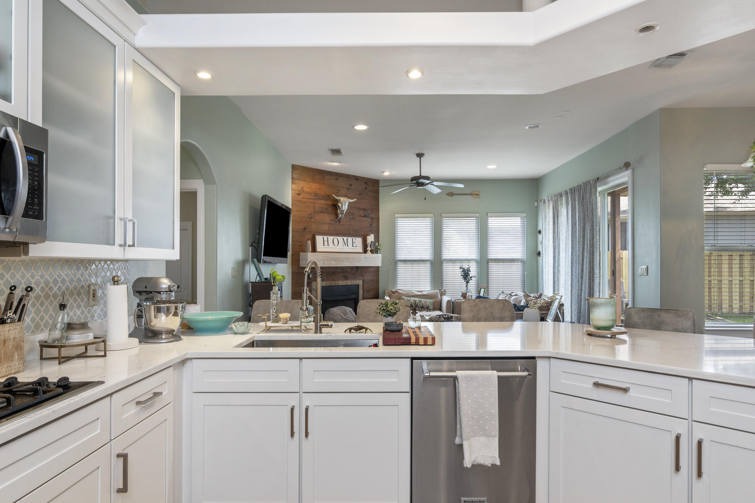 CHARDONNAY ESTATES - Residential