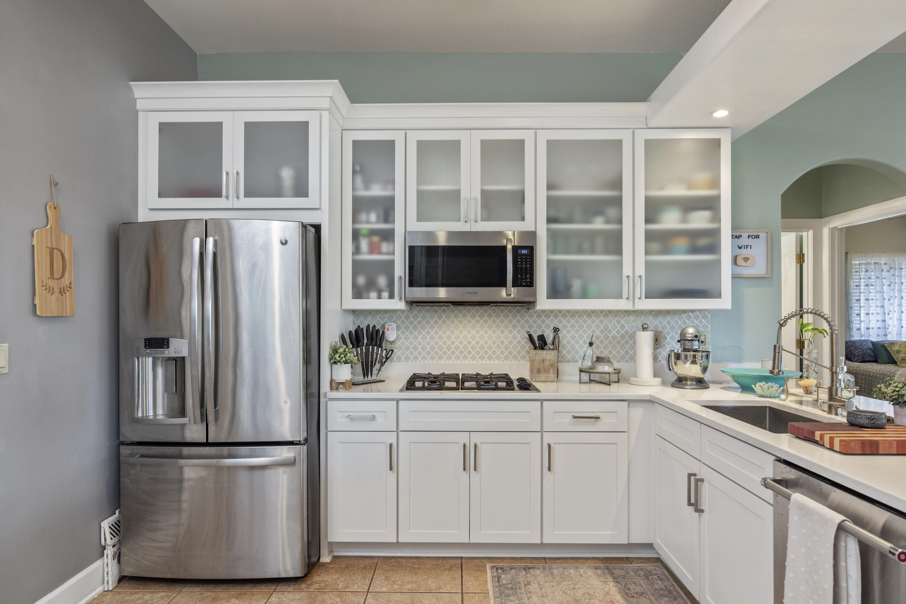 CHARDONNAY ESTATES - Residential