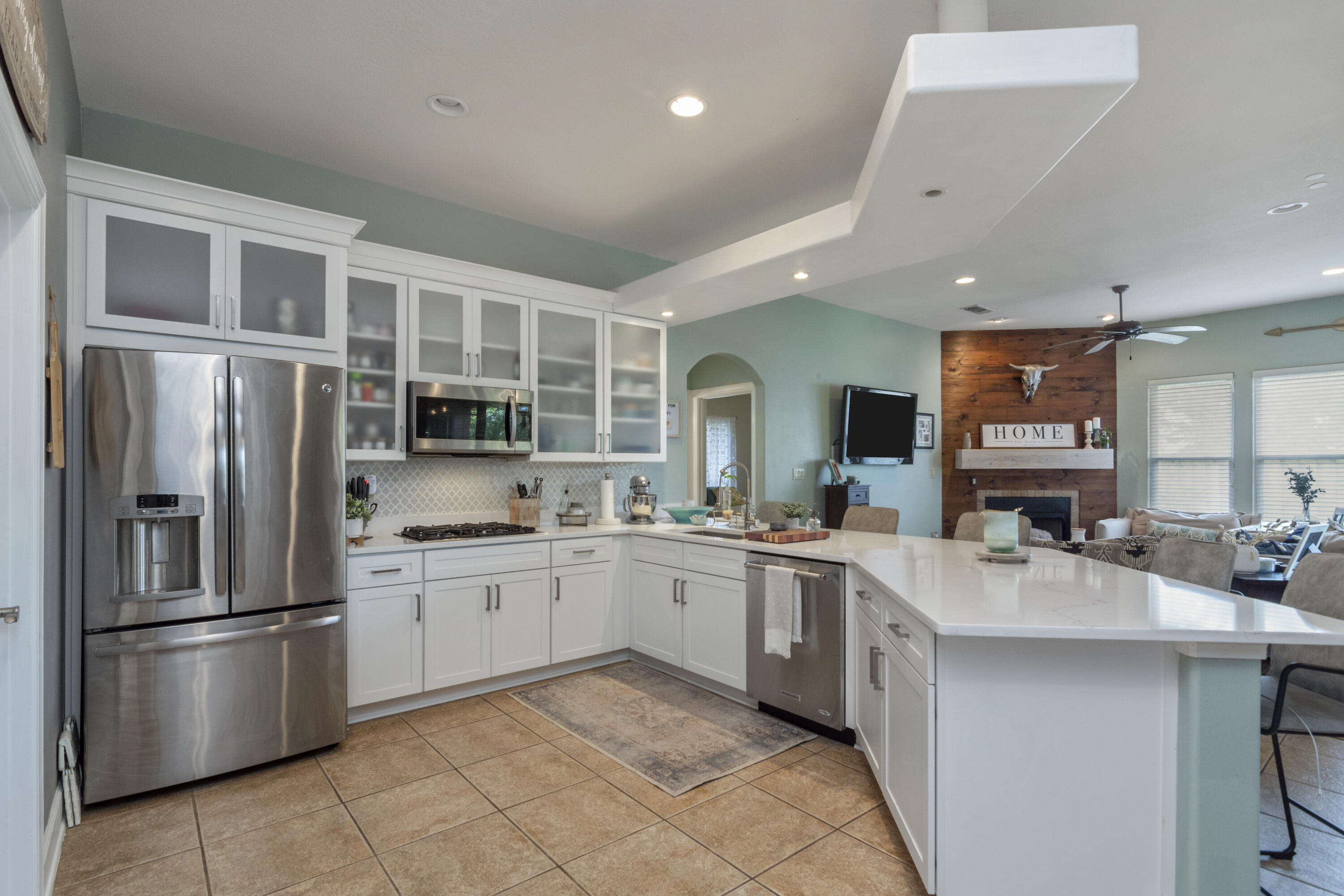 CHARDONNAY ESTATES - Residential