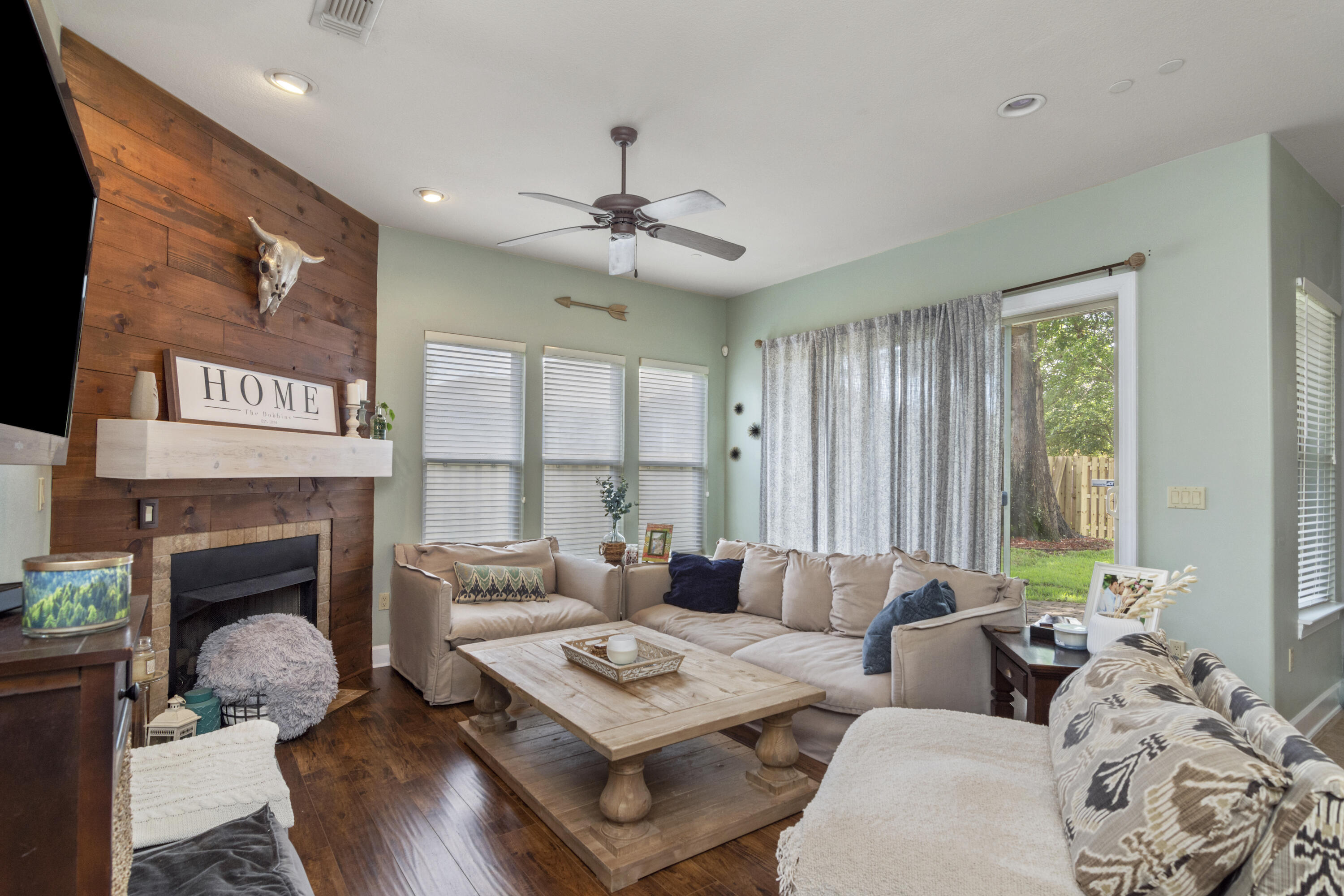 CHARDONNAY ESTATES - Residential