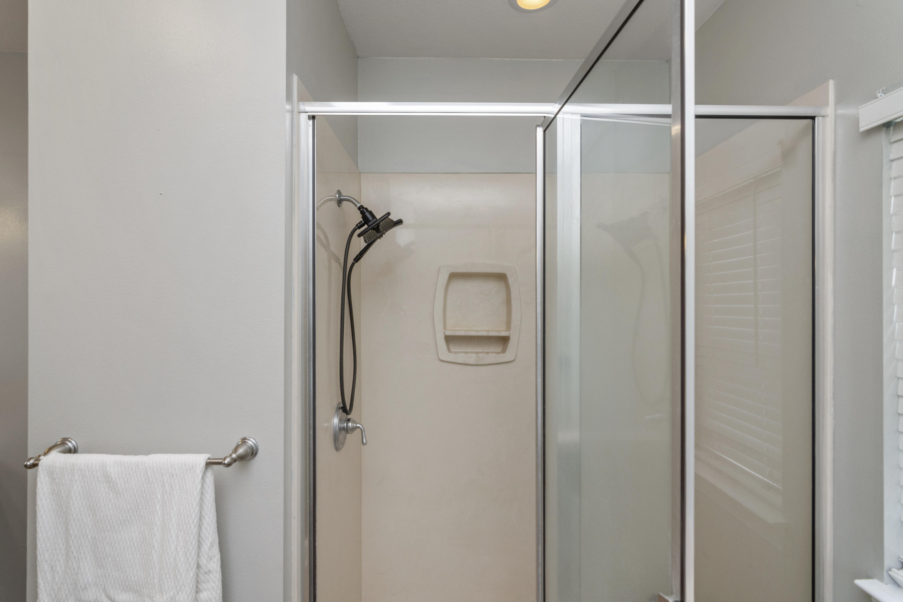 CHARDONNAY ESTATES - Residential