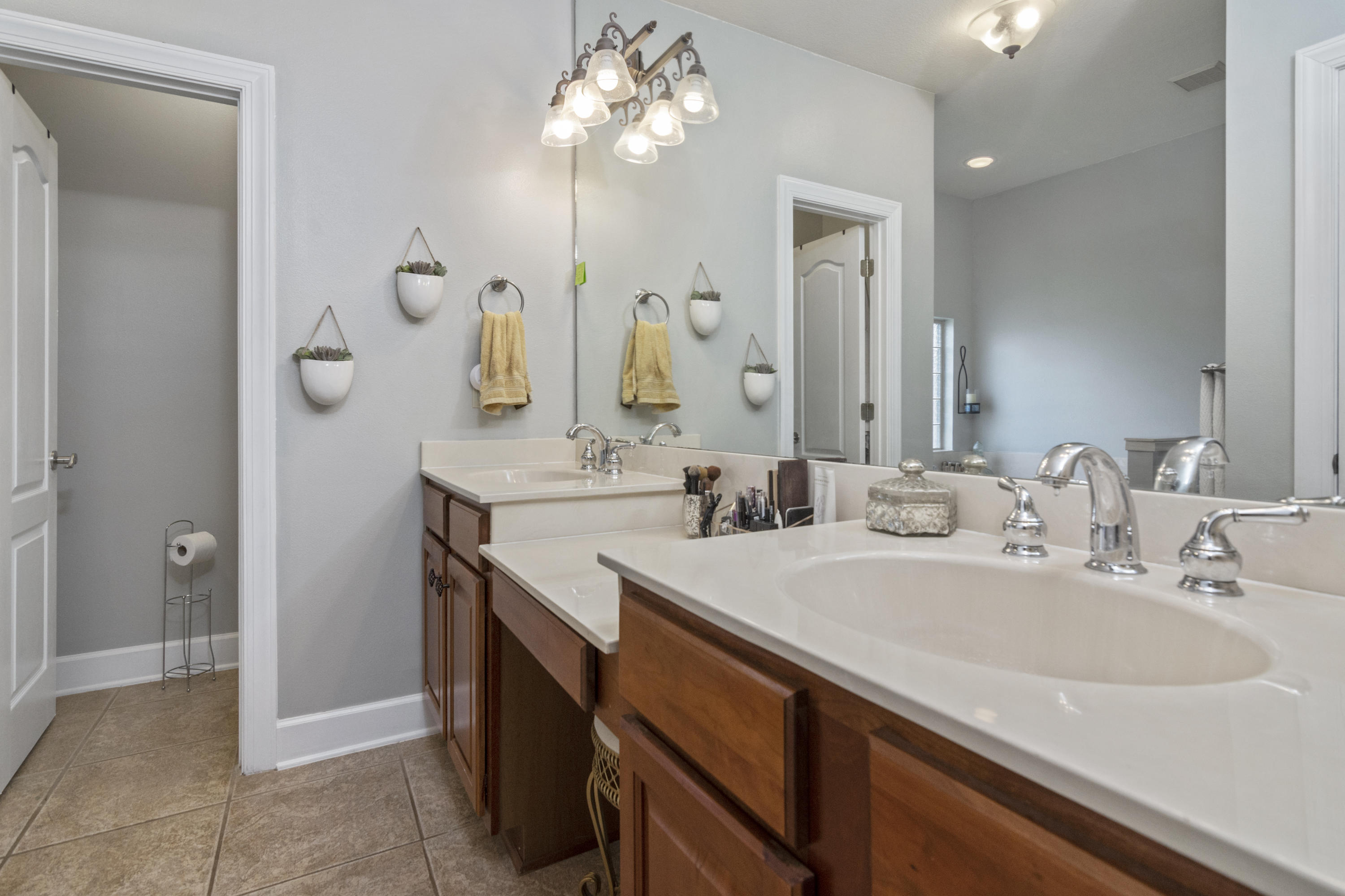 CHARDONNAY ESTATES - Residential