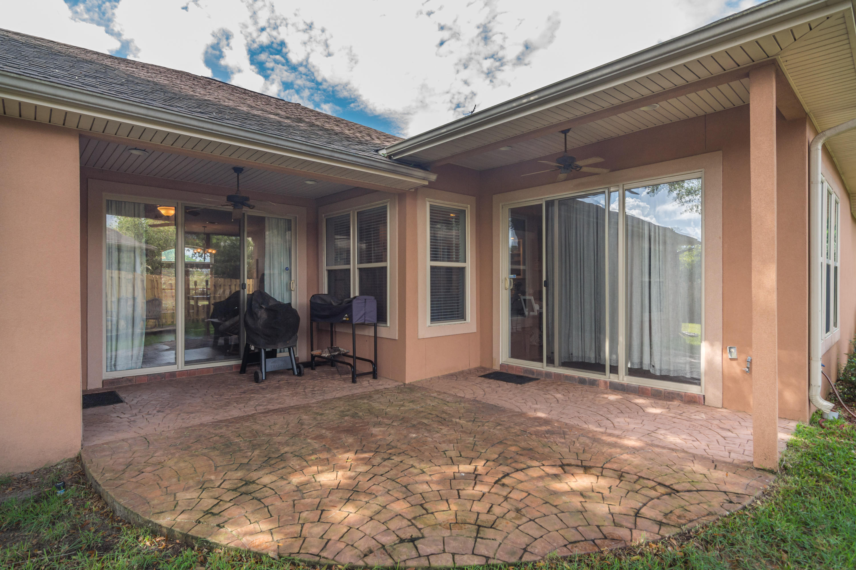 CHARDONNAY ESTATES - Residential