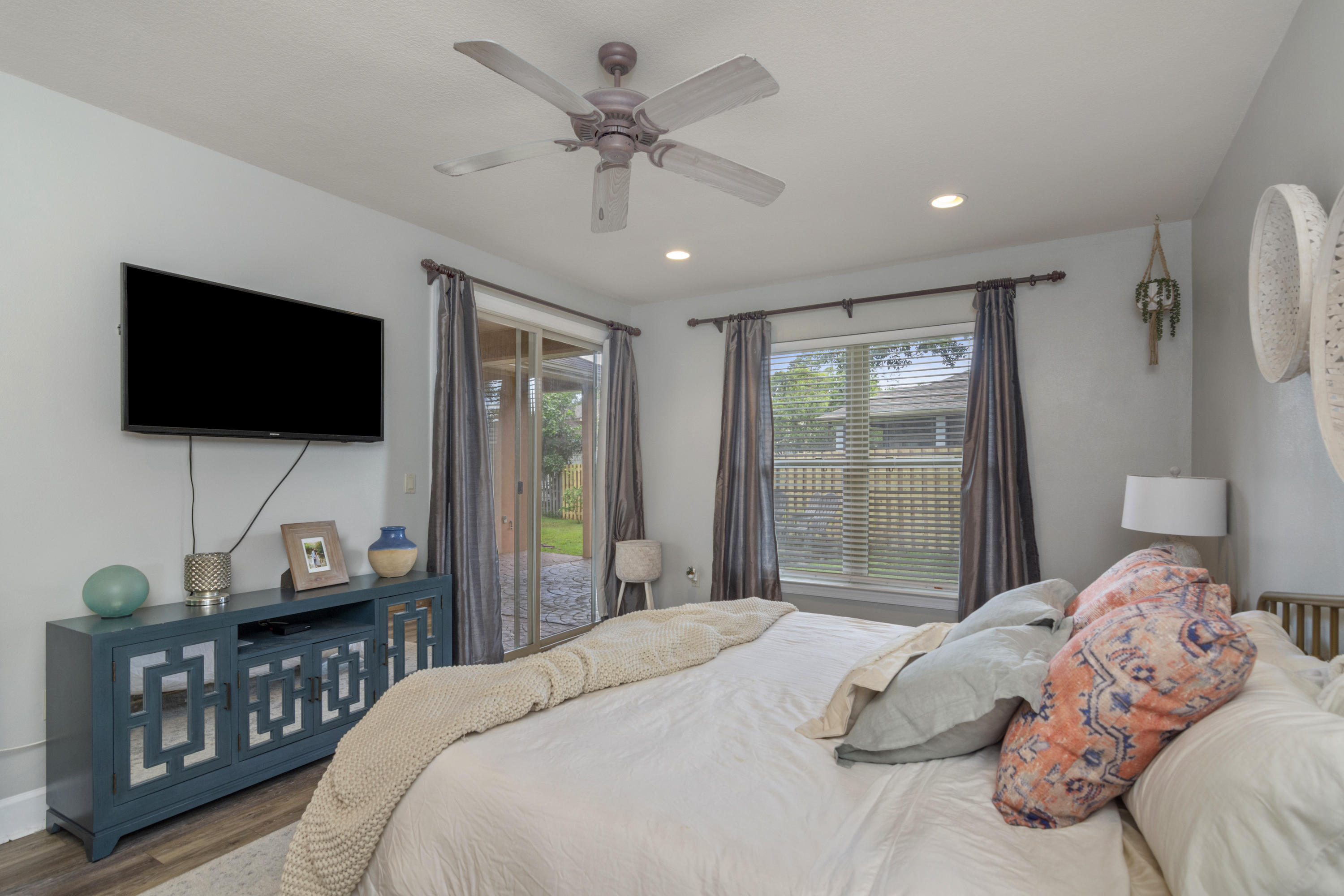 CHARDONNAY ESTATES - Residential