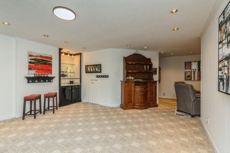 LAKE WAY VILLAS 1 - Residential