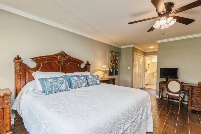 LAKE WAY VILLAS 1 - Residential