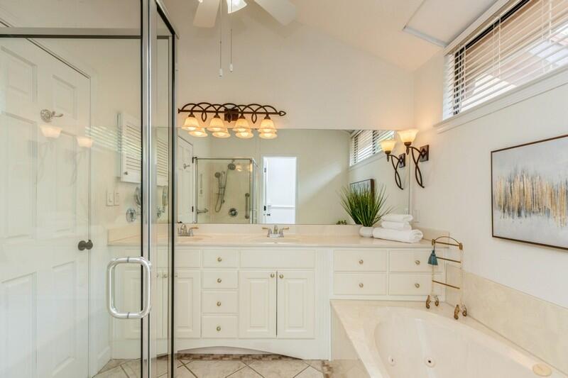 LAKE WAY VILLAS 1 - Residential