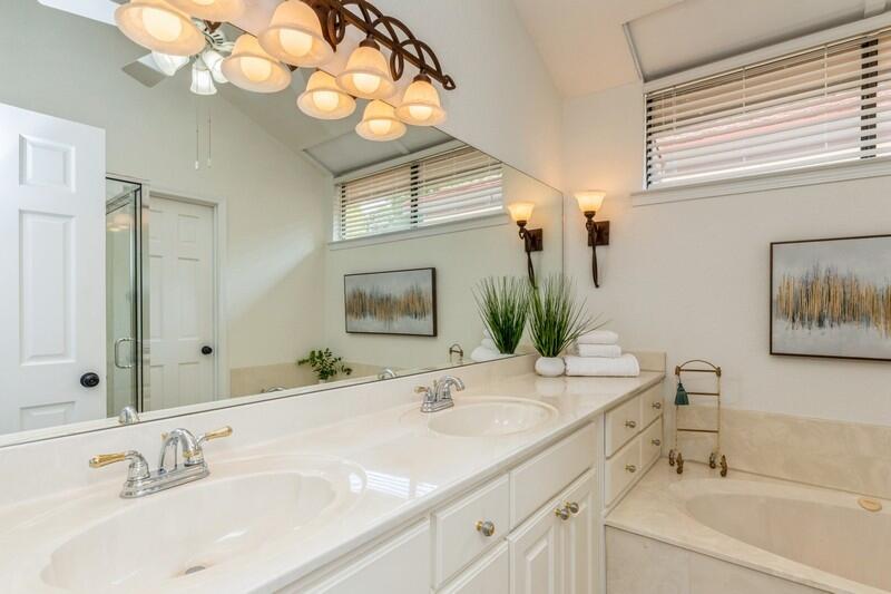 LAKE WAY VILLAS 1 - Residential