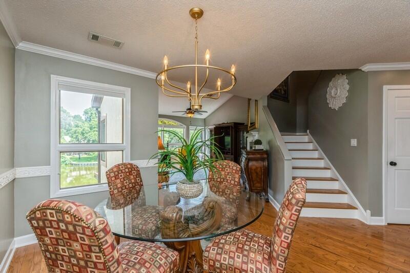 LAKE WAY VILLAS 1 - Residential