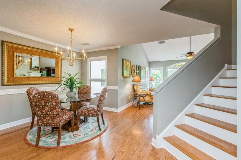 LAKE WAY VILLAS 1 - Residential