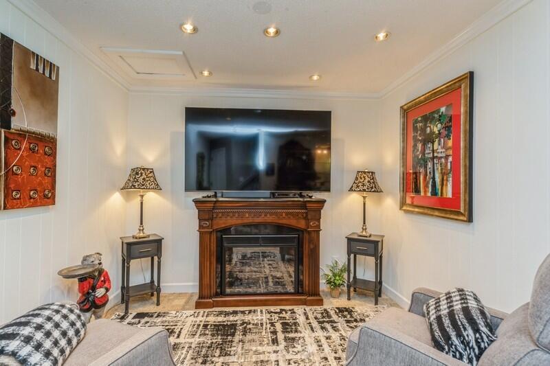 LAKE WAY VILLAS 1 - Residential