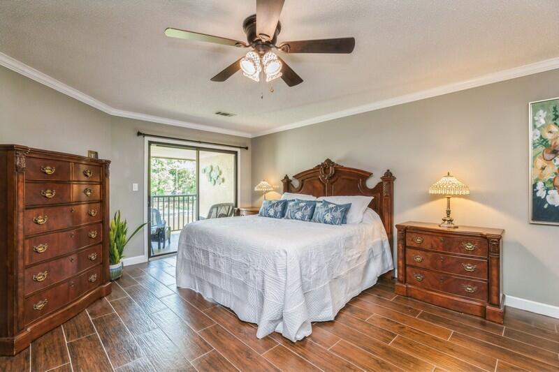 LAKE WAY VILLAS 1 - Residential