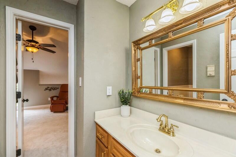 LAKE WAY VILLAS 1 - Residential