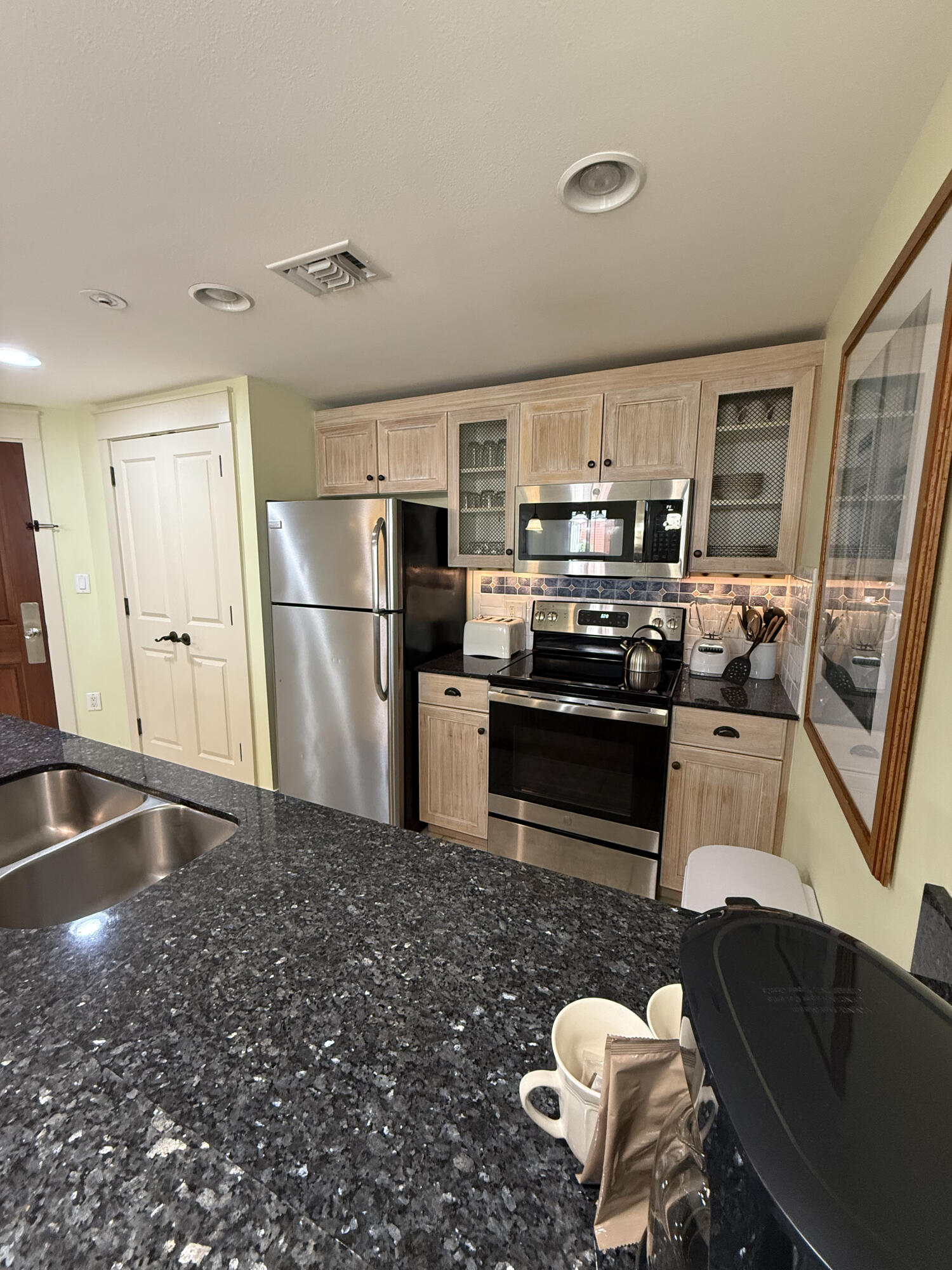 OBSERVATION POINT NORTH - Residential Lease