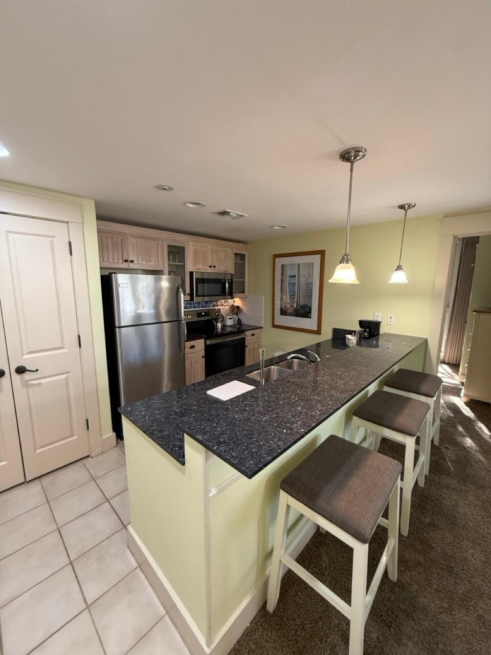 OBSERVATION POINT NORTH - Residential Lease