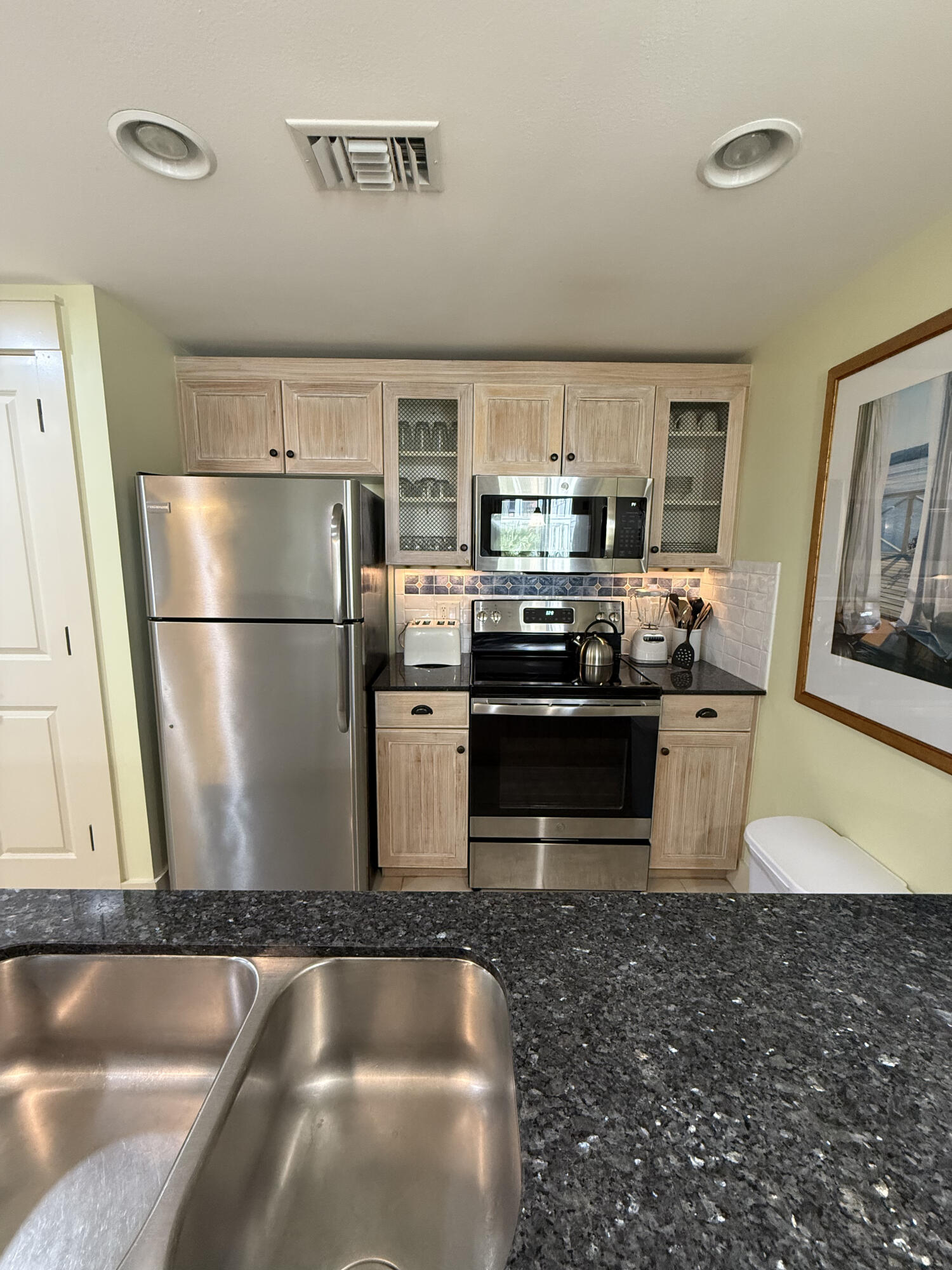 OBSERVATION POINT NORTH - Residential Lease