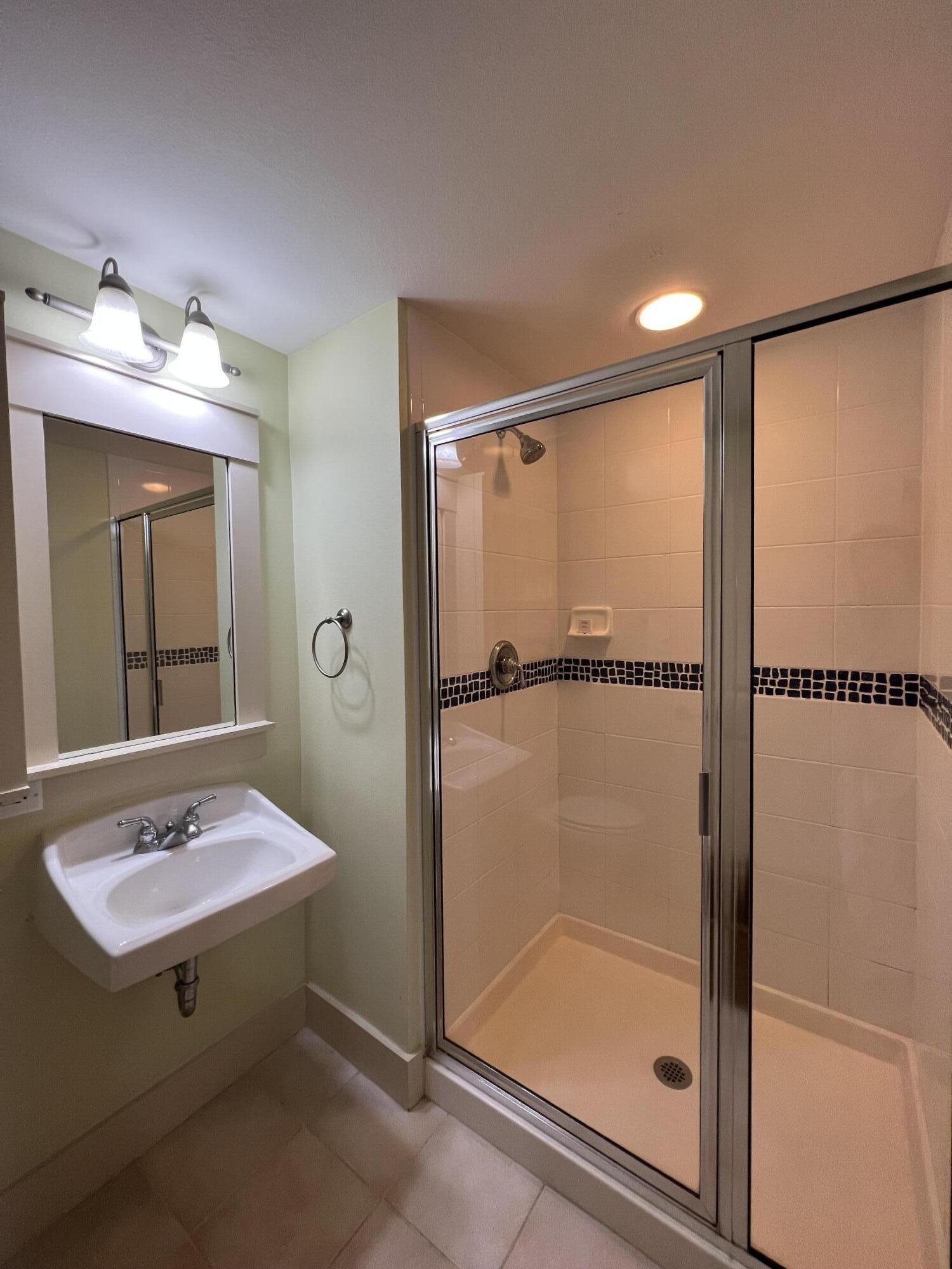 OBSERVATION POINT NORTH - Residential Lease