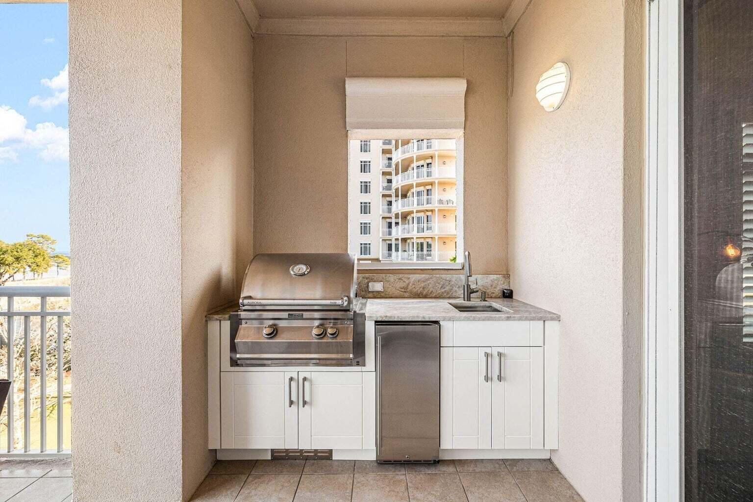 ONE WATER PLACE at Kelly Plantation - Residential